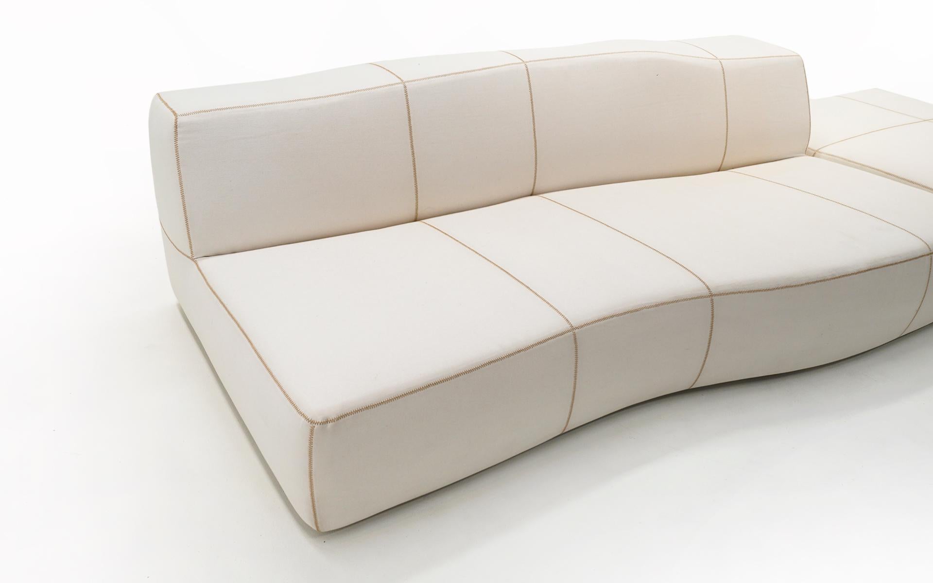 B&B Italia Zweiteiliges Sofa „Bend“ von Patricia Urquiola, 2010 in Weiß, signiert (Italienisch) im Angebot