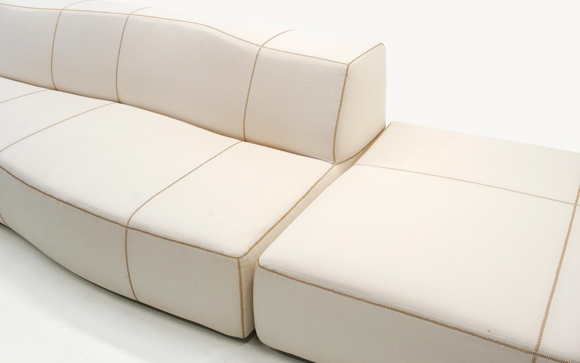 B&B Italia Zweiteiliges Sofa „Bend“ von Patricia Urquiola, 2010 in Weiß, signiert (21. Jahrhundert und zeitgenössisch) im Angebot