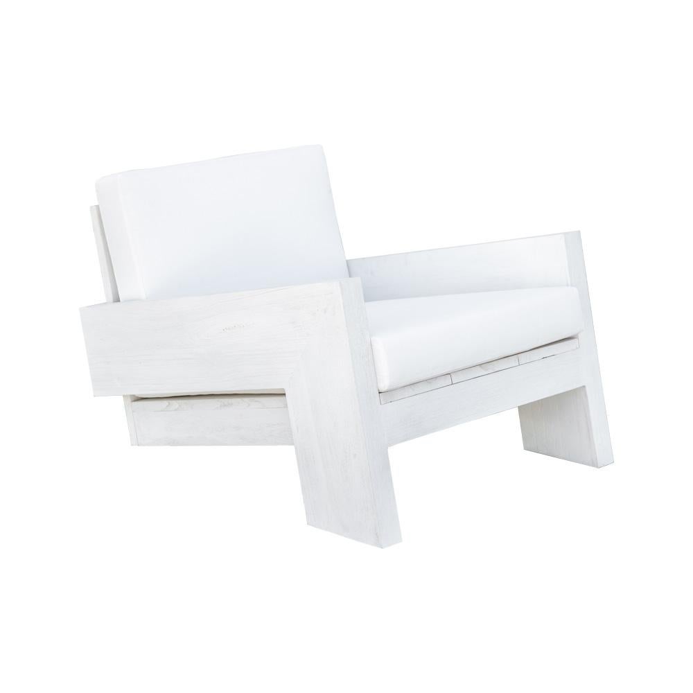 Sophisticated, stylish, smooth. It strikes a chord that's always in tune, so slide into harmony and find your groove. The BB Chair is a sleek, modern outdoor lounge chair with clean lines and a striking silhouette.  

Dimensions: 41
