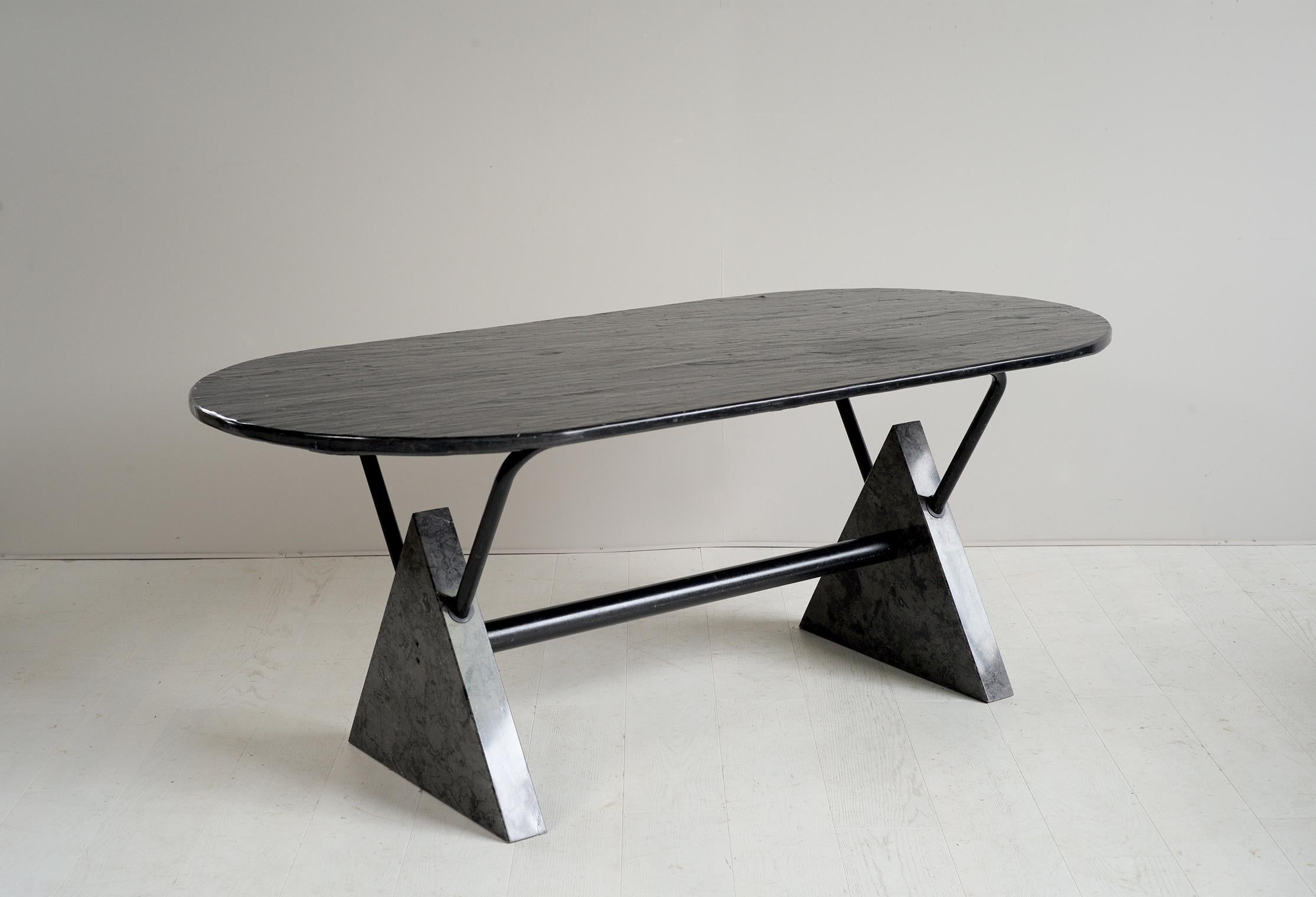 BBB Bonacina, Rare Theo table in marble and slate, Italy 1980 In Good Condition In Catonvielle, FR
