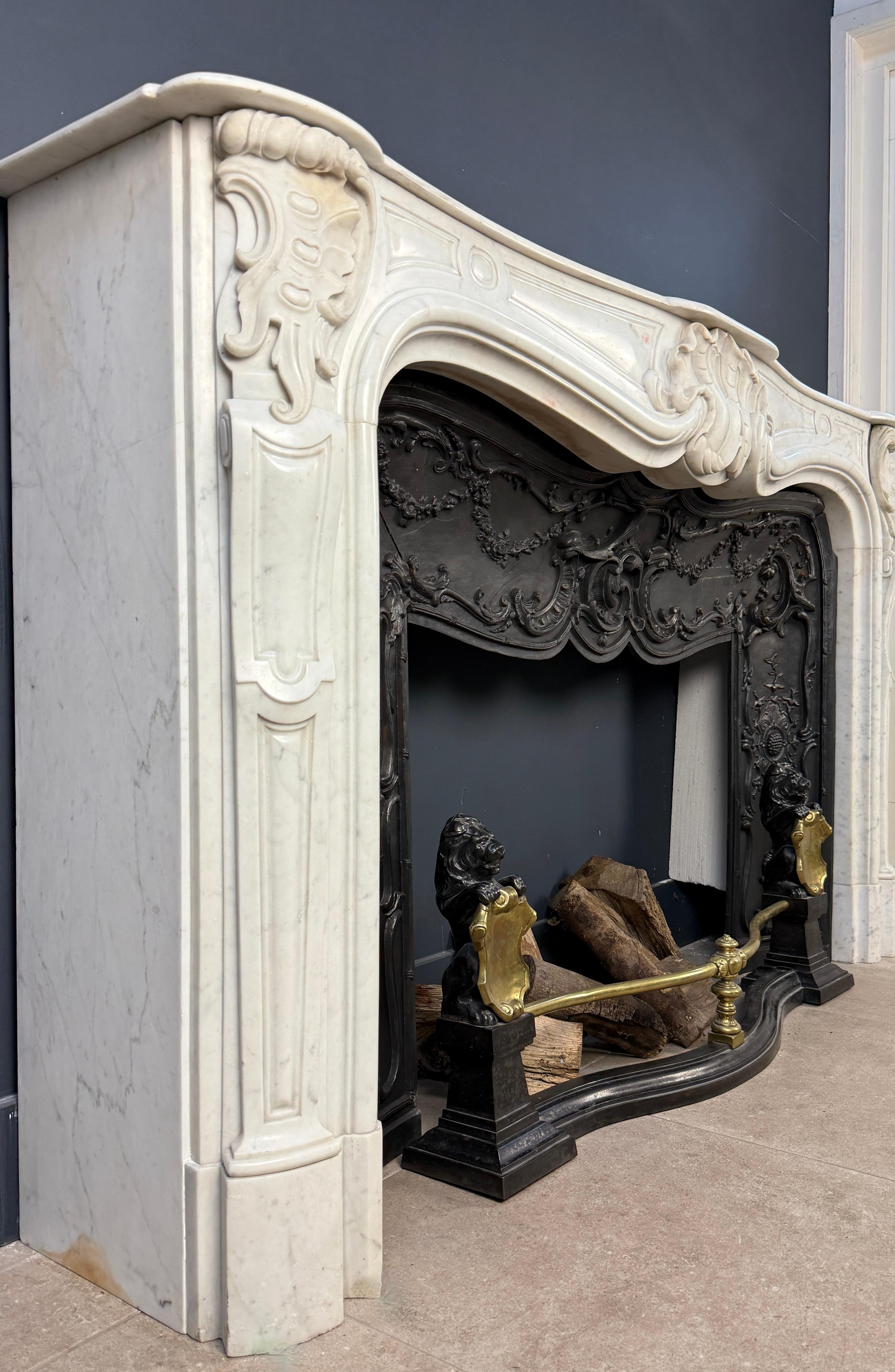 BBeautiful Rich Antique Front Fireplace Surround in Rococo Style For Sale 4