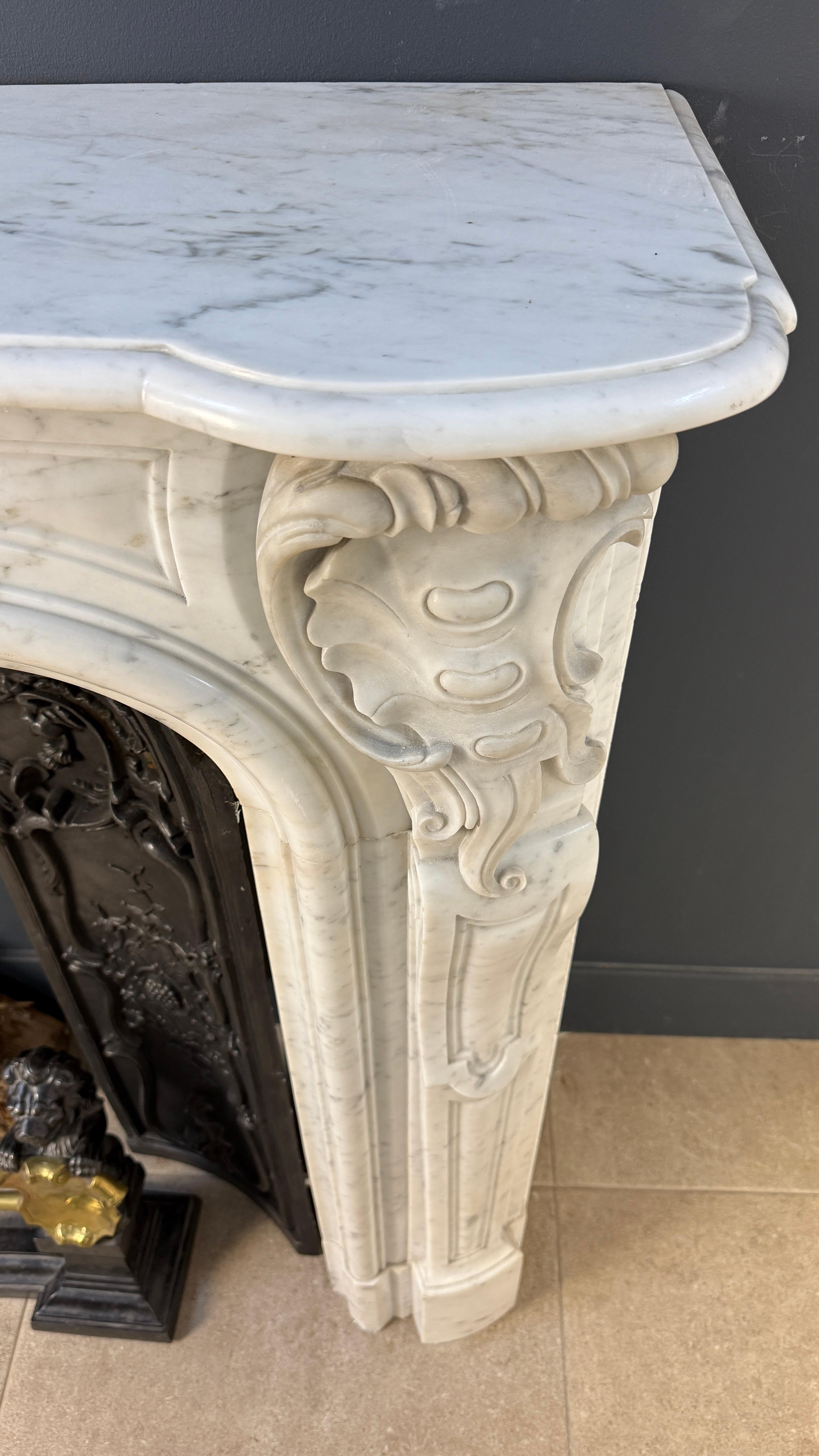 BBeautiful Rich Antique Front Fireplace Surround in Rococo Style For Sale 5