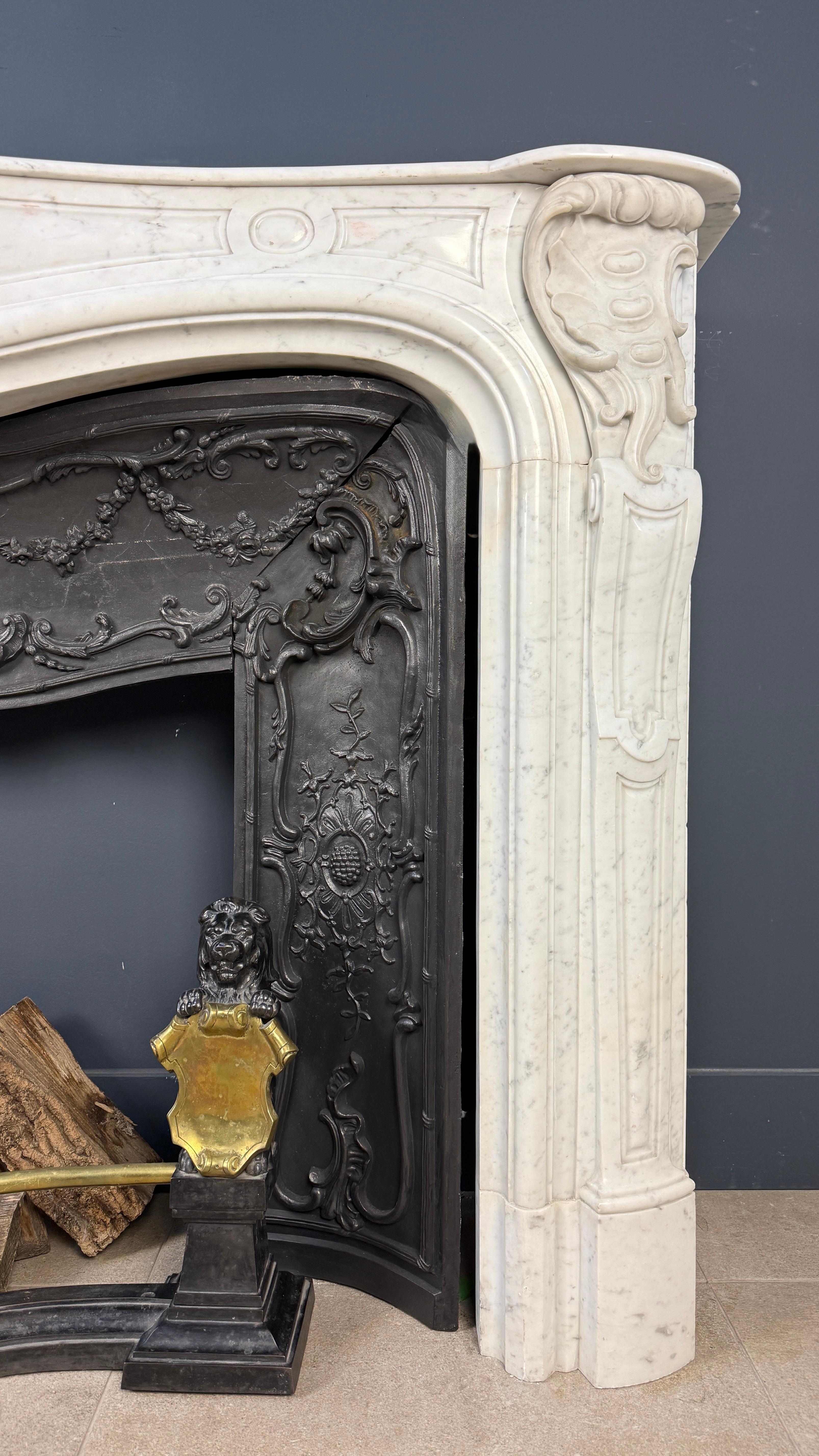 Louis XV BBeautiful Rich Antique Front Fireplace Surround in Rococo Style For Sale