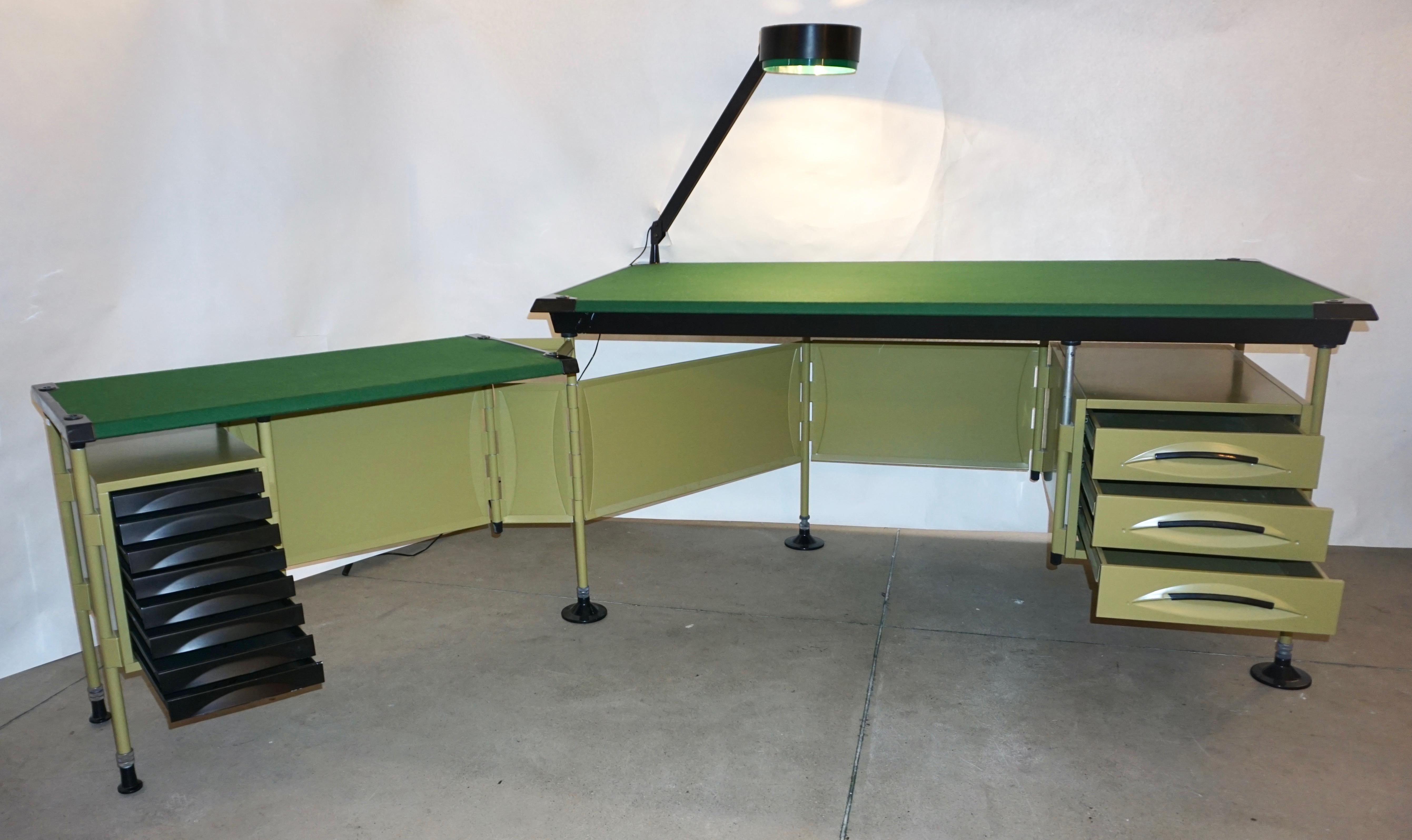 Italian Mid-Century Modern complete desk, by Olivetti, designed by Studio BBPR: Ernesto Nathan Rogers (1901-1969) Enrico Peressutti (1908-1976) Barbiano di Belgiojoso (1909-2004) Gian Luigi Banfi (1910-1945) enameled metal desk 