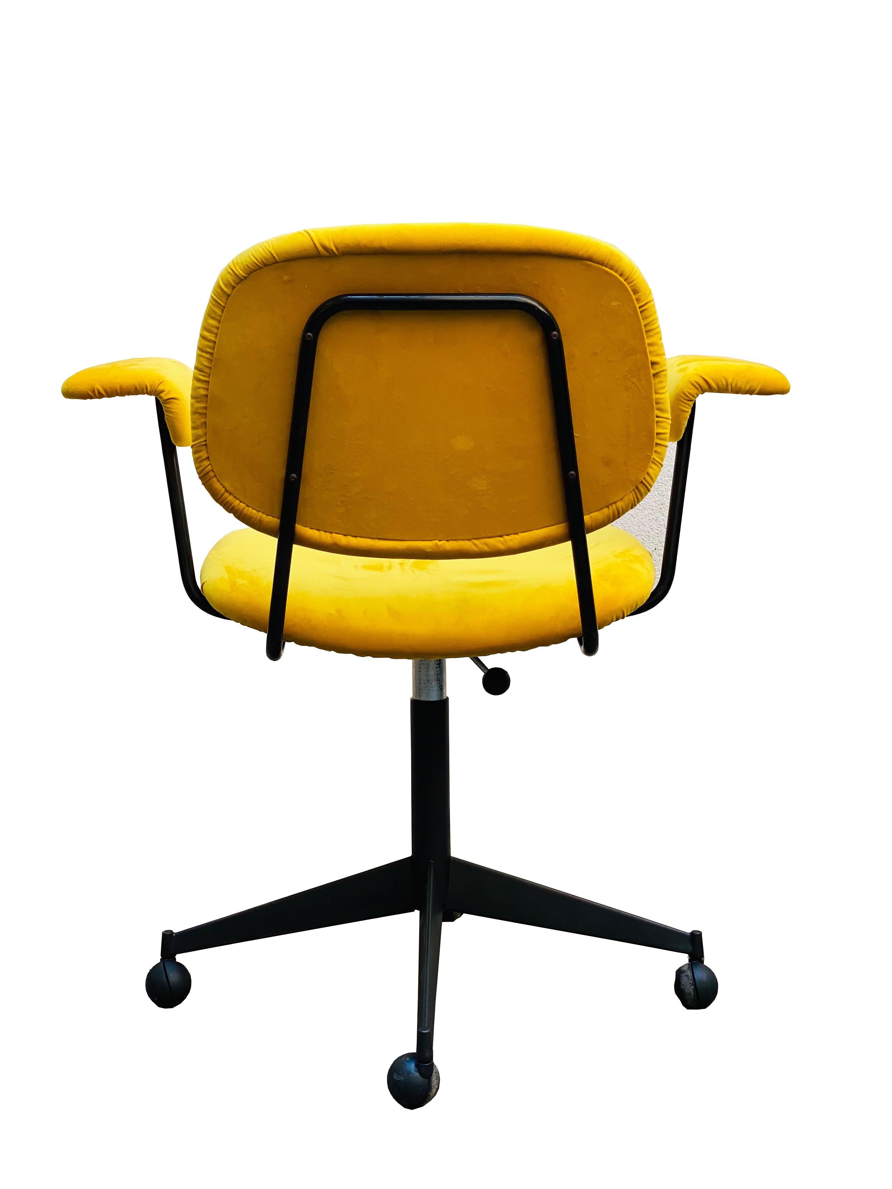 Italian BBPR for Olivetti Arredamenti Metallici Swivel Chair with Armrests, Italy, 1960s