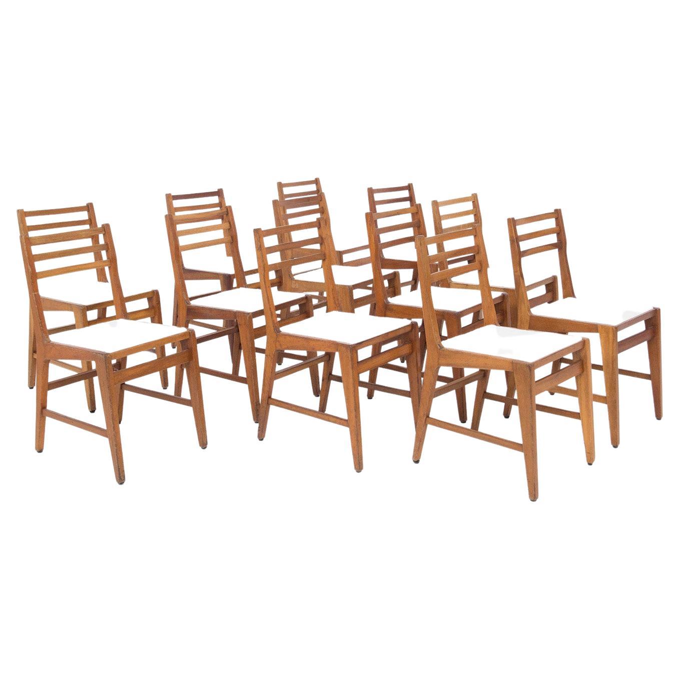 Bbpr Satz von 12 Holzstühlen aus der Mitte des Jahrhunderts in Bouclé