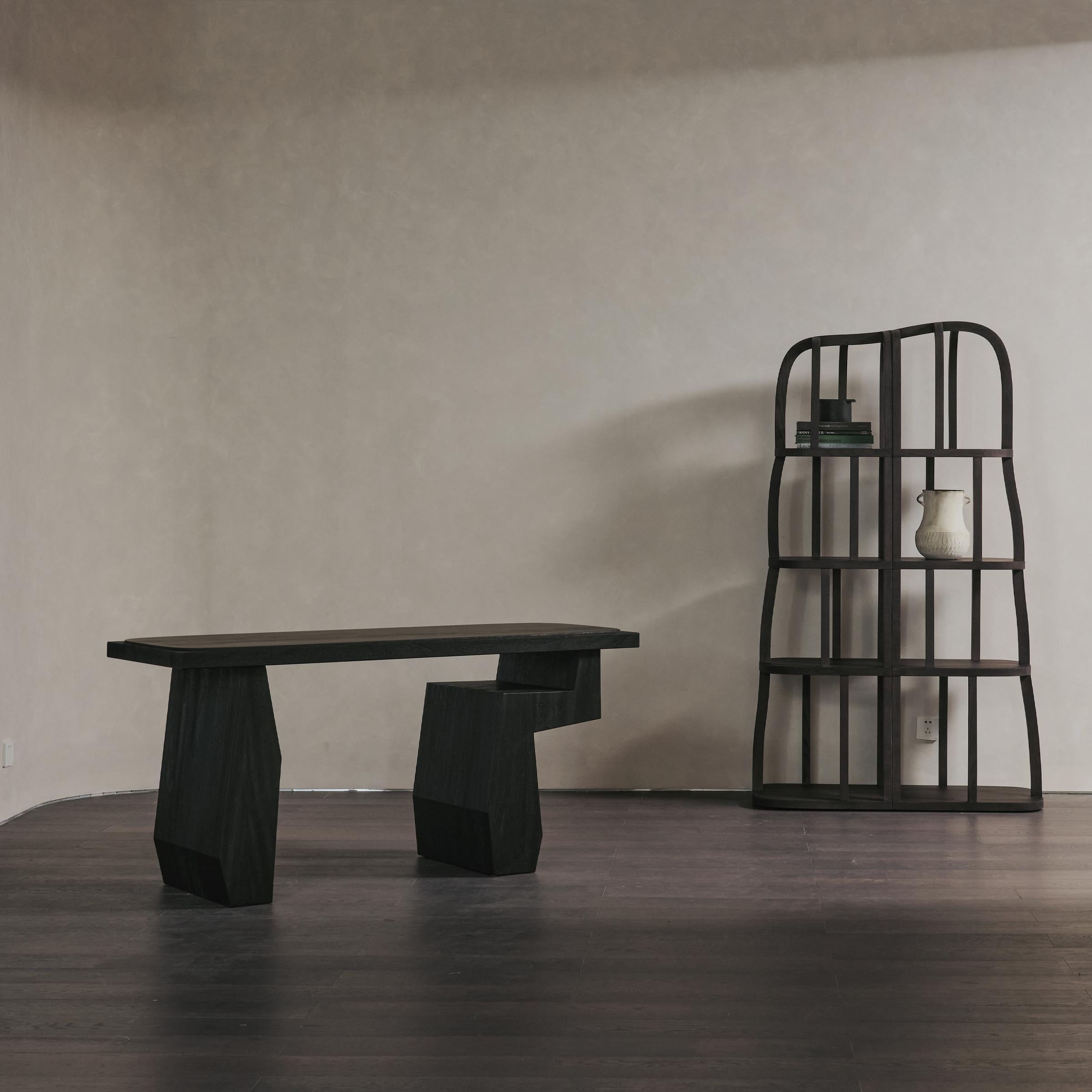 BC-Schreibtisch von DAaZ
Abmessungen: T 50 x B 155 x H 74 cm.
MATERIALIEN: Albizzia-Holz, Tintenstein.


DAaZ Furniture ehrt den Geist des Abenteuers. Wir freuen uns über den Ausbruch aus dem Gewöhnlichen und genießen den Zauber des Unerwarteten.