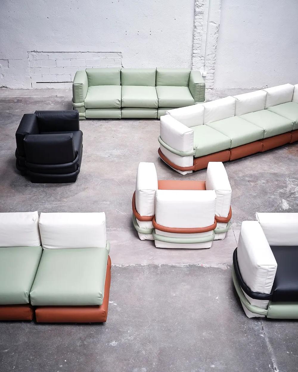 Espagnol Canapé Pillow Barcelona en cuir par Muller Van Severen en vente