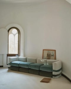 Divano BD Barcelona PILLOW in velluto di Muller Van Severen - Quattro sezioni modulari