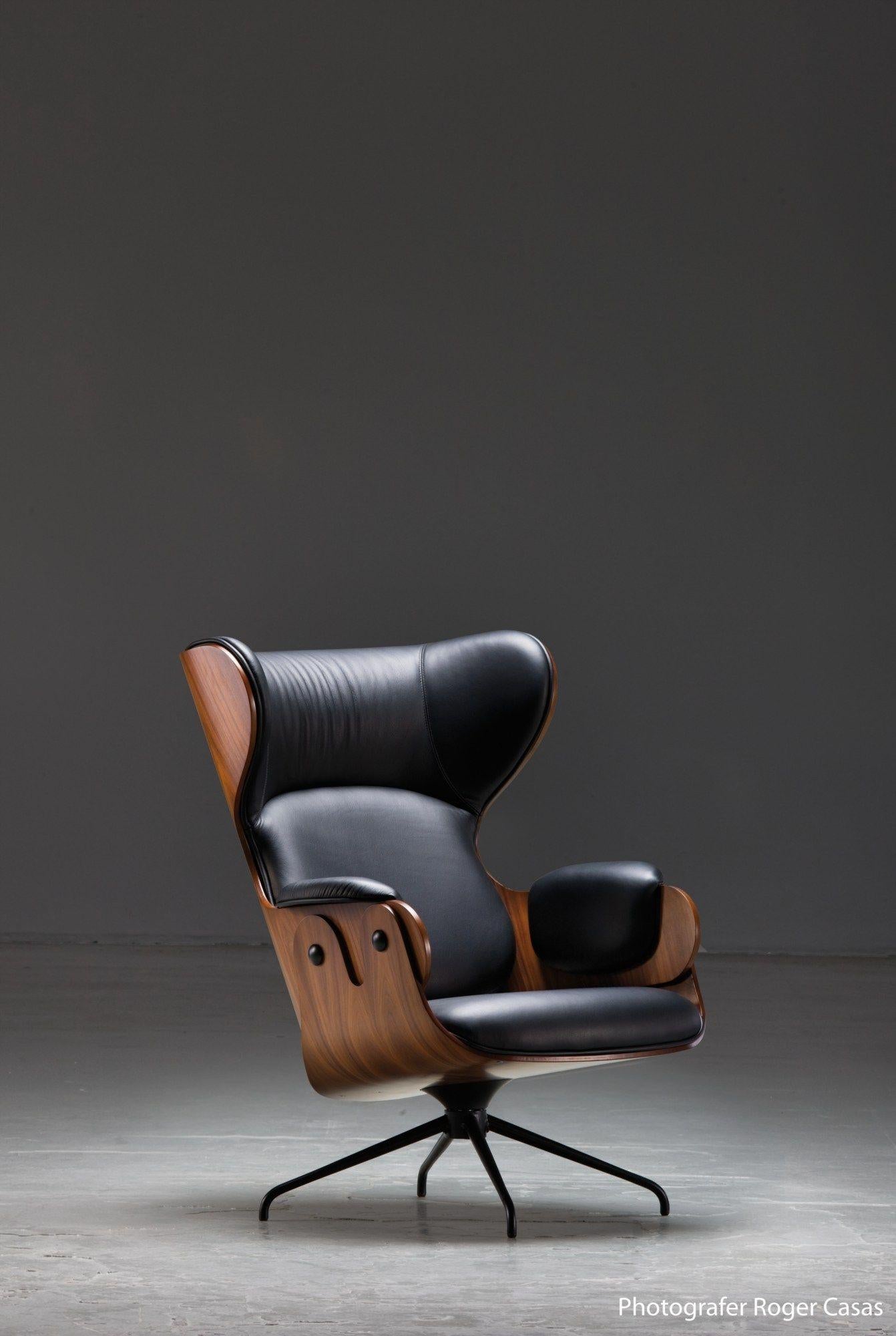 leather lounger chair