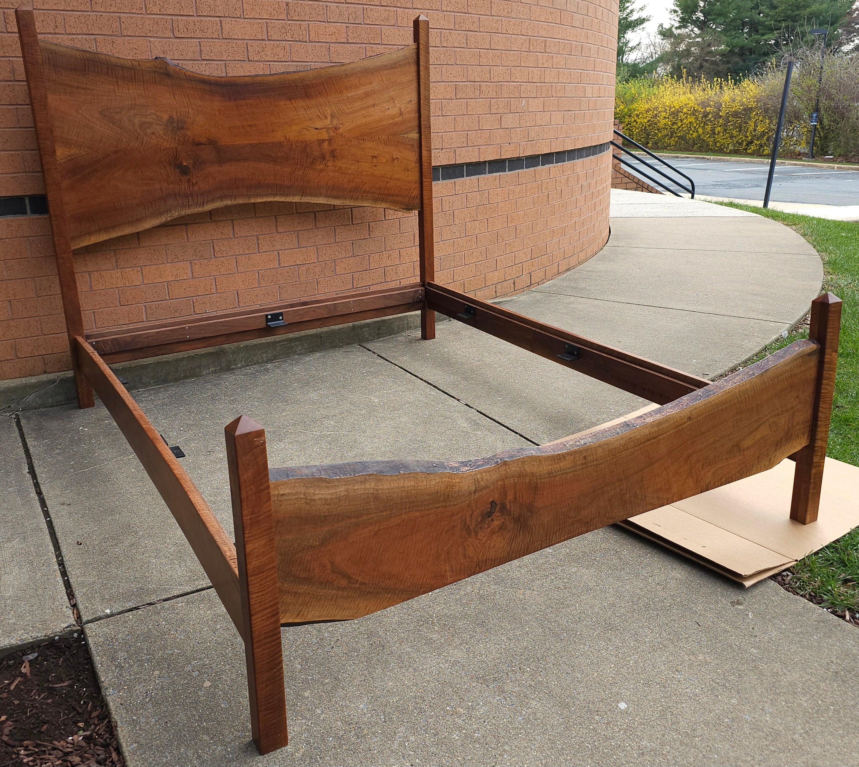 BDDW Style Live-Edge Handcrafted Claro Walnut Slab Queen Bed For Sale 4