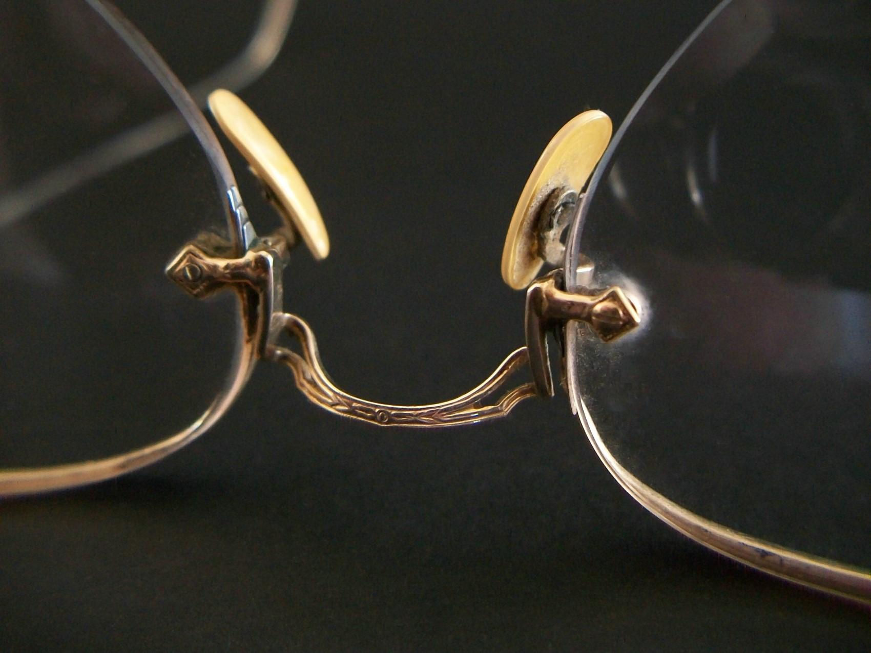 Mid-Century Modern Bdg, Vintage 10k Gold Frameless Child's Eyeglasses, United States, circa 1948 For Sale