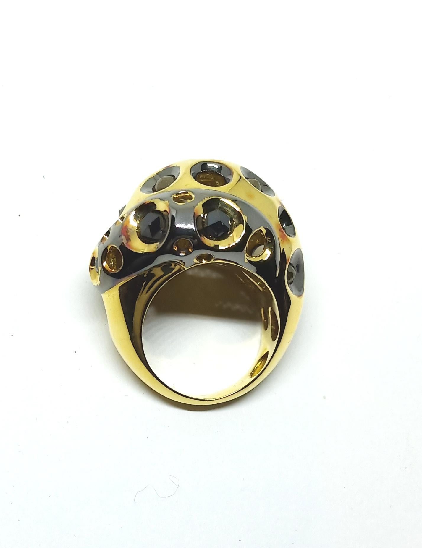 Contemporary Be Ahead of the Curve with One of a Kind Colored Diamond Gold Cocktail Ring For Sale
