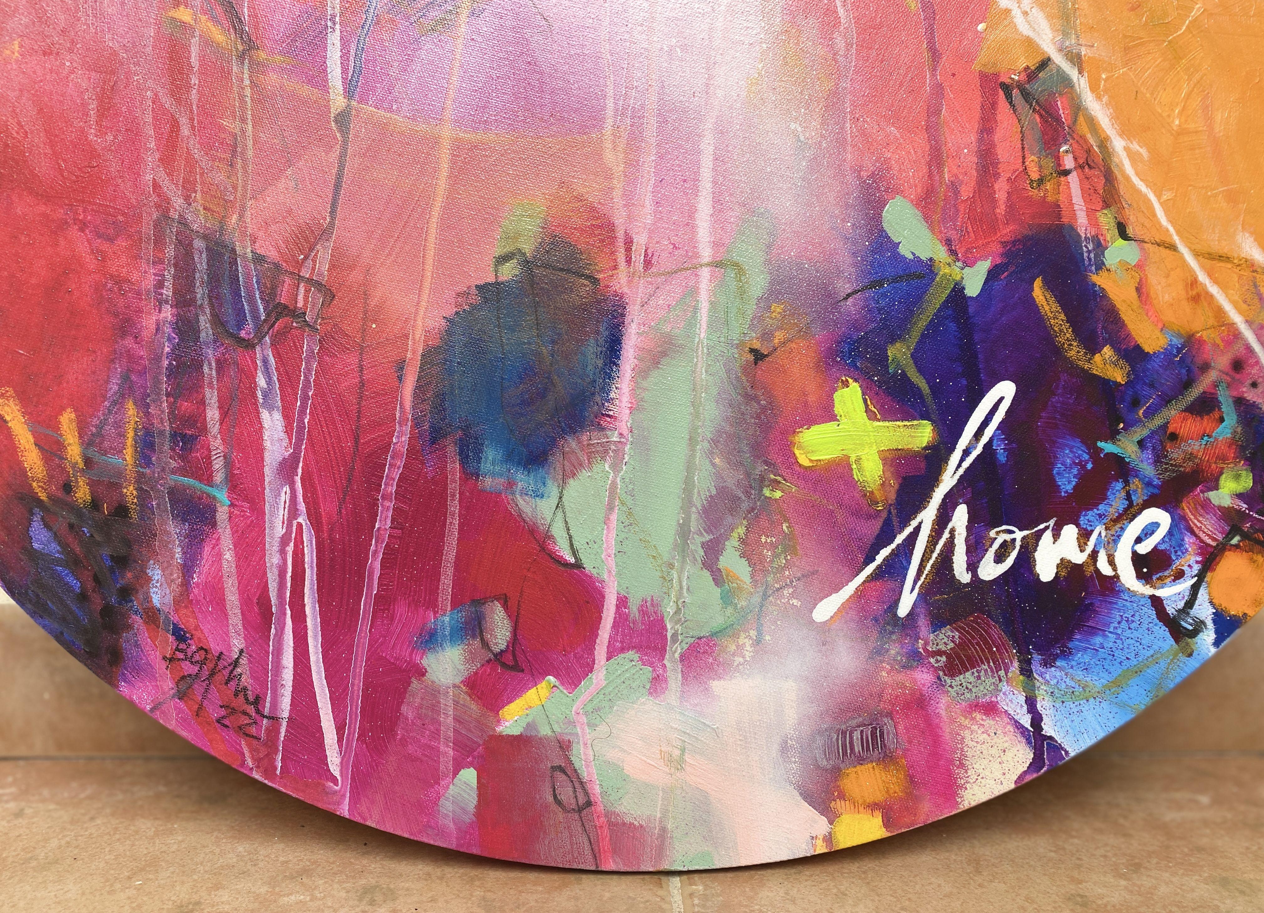 Acryl, Tinte, Neonpastellkreide, Sprühfarbe, Pastellkreide, auf Leinwand.  Flying Home No.5 ist ein Gemälde in Mischtechnik mit einem Durchmesser von 70 cm und einer Tiefe von 1,4 cm/0,7 Zoll.  Die runde Leinwand macht dieses Kunstwerk zu etwas ganz