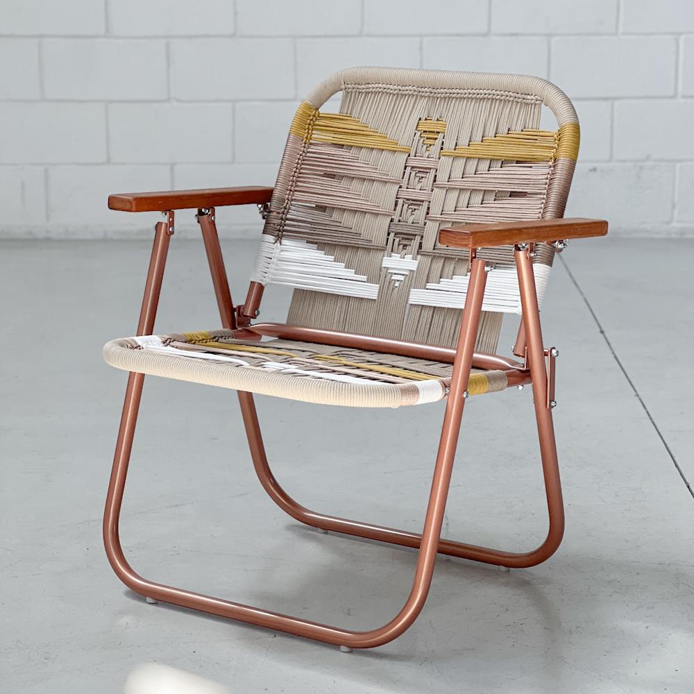 - Trama vintage- main color: sand - secondary colors: mustard, champagne, sepia, white.
- structure color: rosa dourado.

beach chair, country chair, garden chair, lawn chair, camping chair, folding chair, stylish chair, funky chair, armchair

DENGÔ