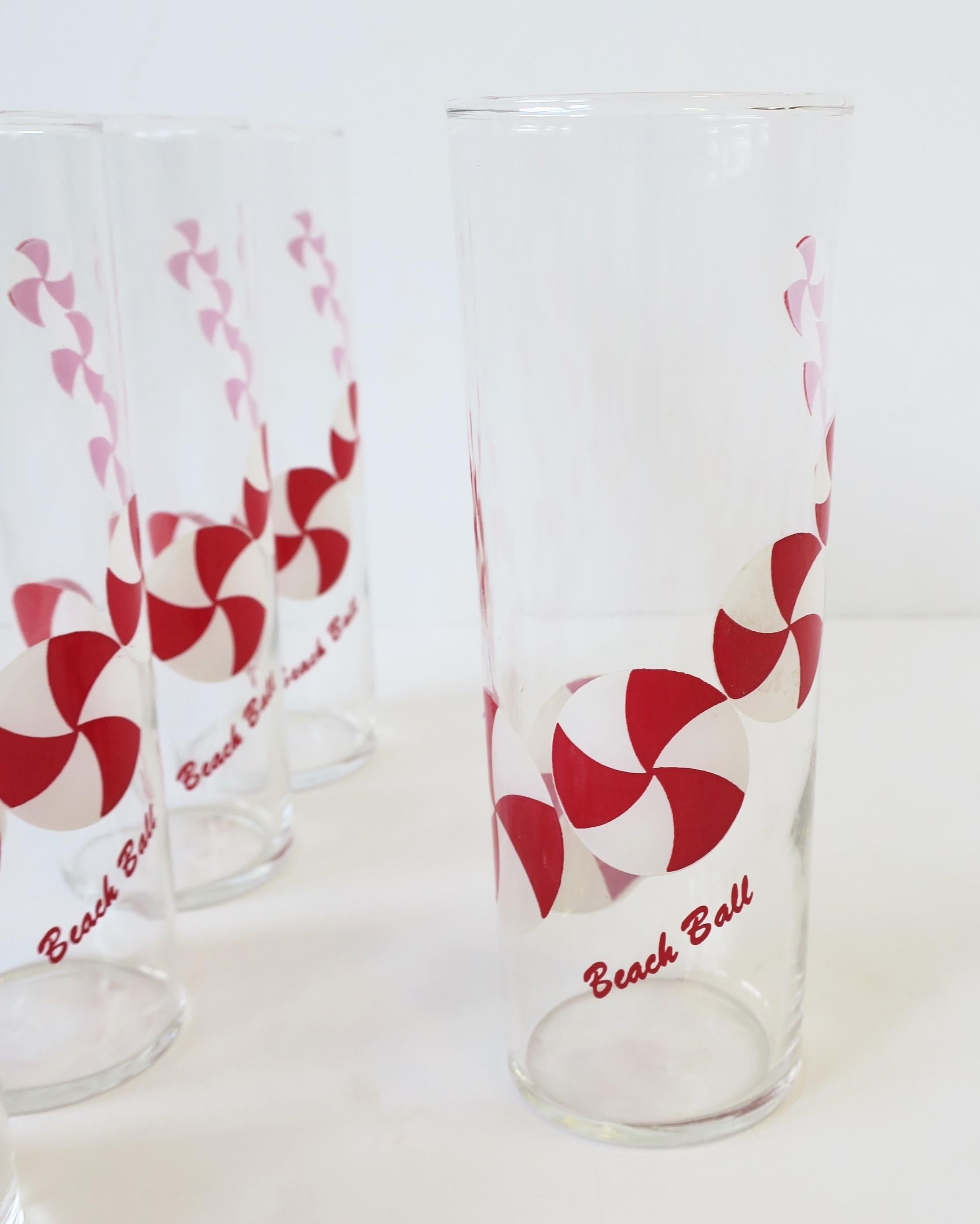 Verres à cocktail hauts d'été avec motif boule de plage en rouge et blanc, années 1930 en vente 4