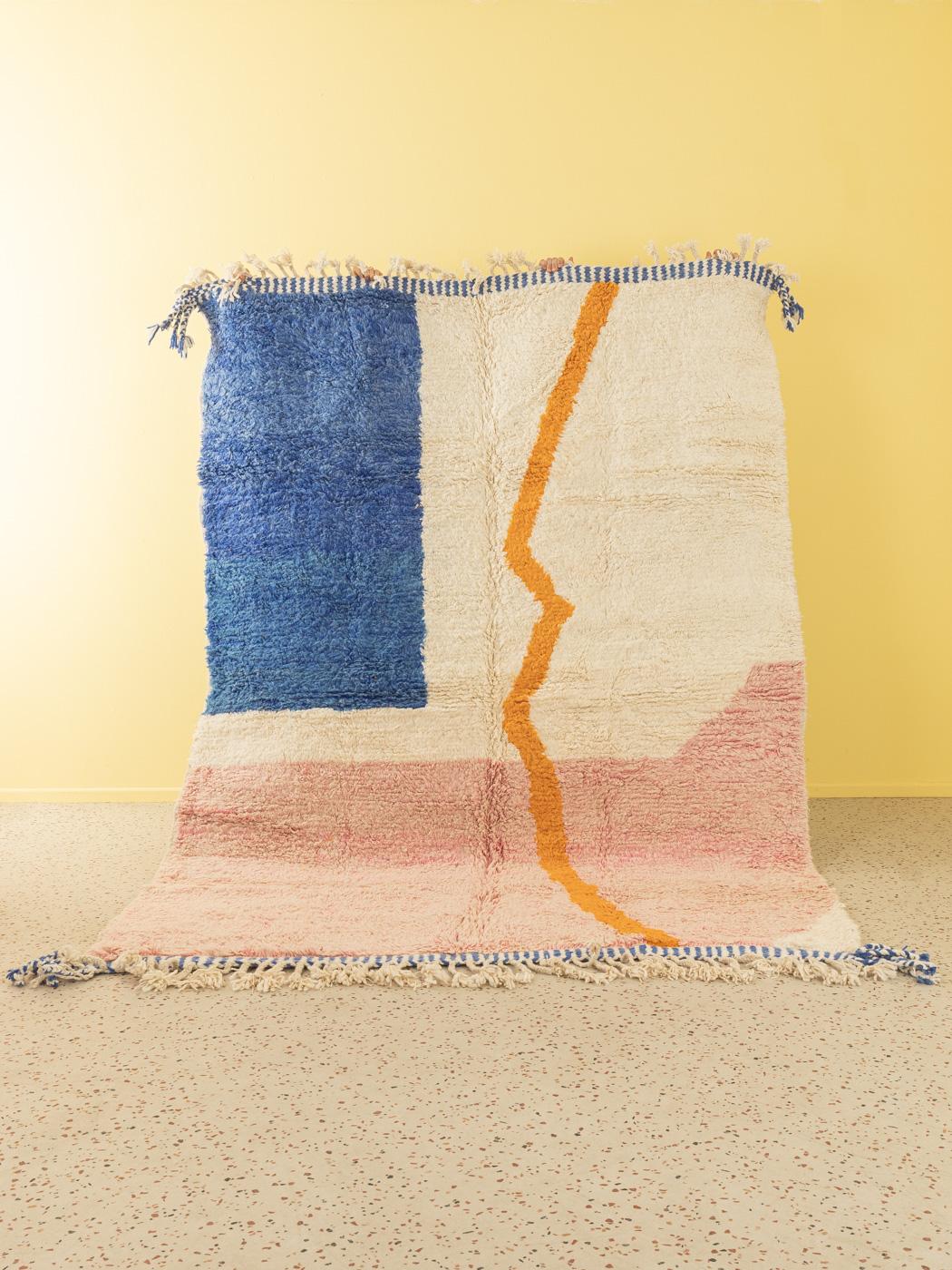 Beach is a contemporary 100% wool rug – thick and soft, comfortable underfoot. Our Berber rugs are handwoven and handknotted by Amazing women in the Atlas Mountains. These communities have been crafting rugs for thousands of years. One knot at a