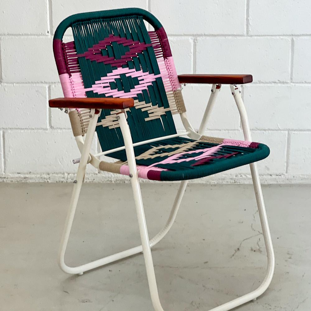 - Trama 3 - main color: olive green - secondary colors: burgundy, baby pink, sand.
structure color: duna

beach chair, country chair, garden chair, lawn chair, camping chair, folding chair, stylish chair, funky chair

DENGÔ -
A handmade work, which