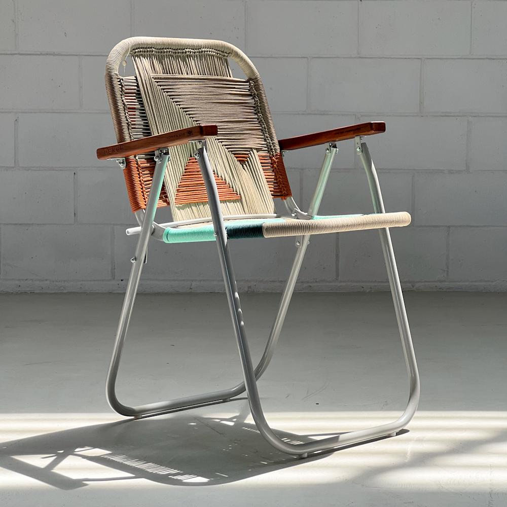 - Trama Classic - main color: sand - secondary colors: champagne, ocher, baby green, olive green. 
structure color: cinza sensação

beach chair, country chair, garden chair, lawn chair, camping chair, folding chair, stylish chair, funky chair

DENGÔ