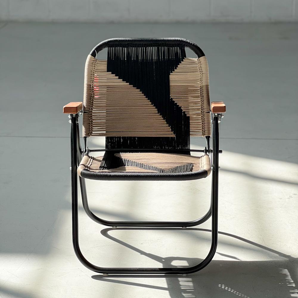 - Trama Clássica 1 - main color: black - secondary colors: 
sand, sepia.
- structure color: black

beach chair, country chair, garden chair, lawn chair, camping chair, folding chair, stylish chair, funky chair

DENGÔ -
A handmade work, which takes