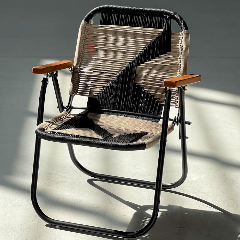 - Trama Clássica 2 - main color: black - secondary colors: 
sand, sepia.
- structure color: black.

beach chair, country chair, garden chair, lawn chair, camping chair, folding chair, stylish chair, funky chair

DENGÔ -
A handmade work, which takes