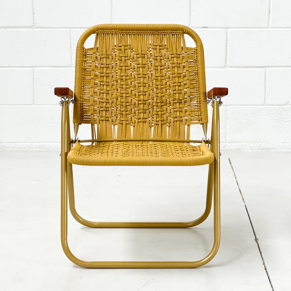 - Trama Orla - main color: mustard - secondary colors: mustard.
- structure color: dourado solar.

beach chair, country chair, garden chair, lawn chair, camping chair, folding chair, stylish chair, funky chair

DENGÔ -
A handmade work, which takes