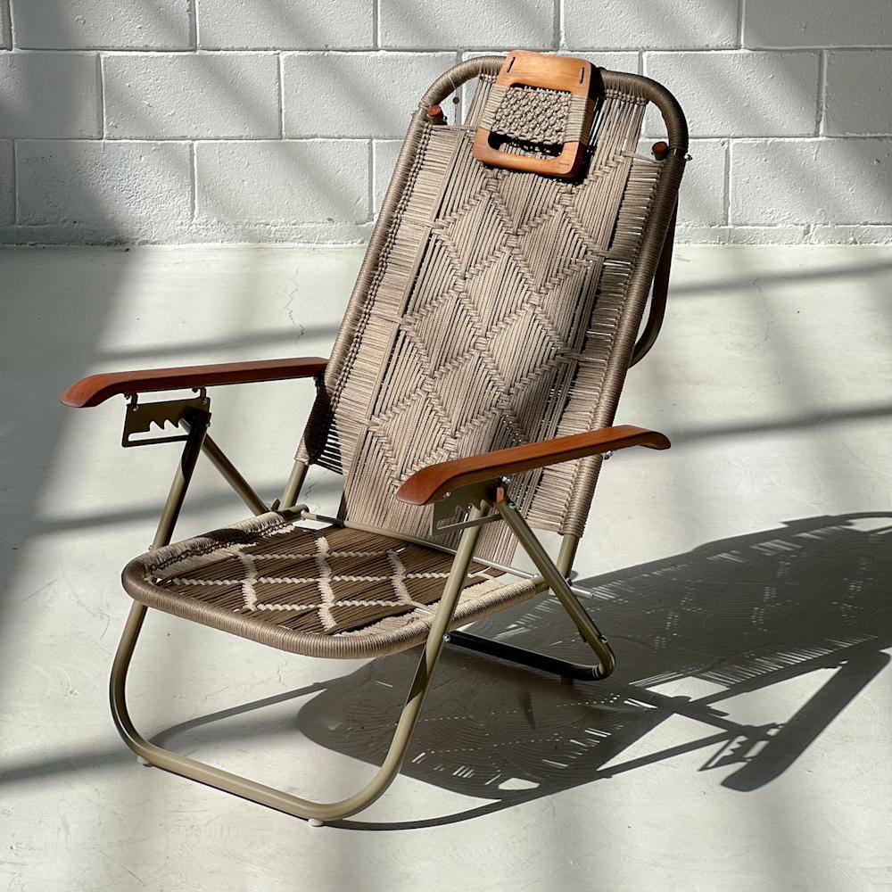 Beaded Beach chaise chair Japú Trama 2 - Outdoor area Garden and Lawn - Dengô Brasil For Sale
