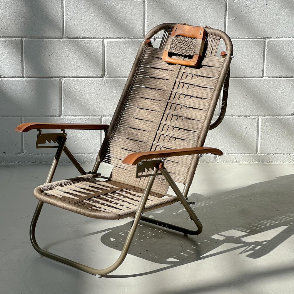 Beaded Beach chaise chair Japú Trama 5 - Outdoor area Garden and Lawn - Dengô Brasil For Sale