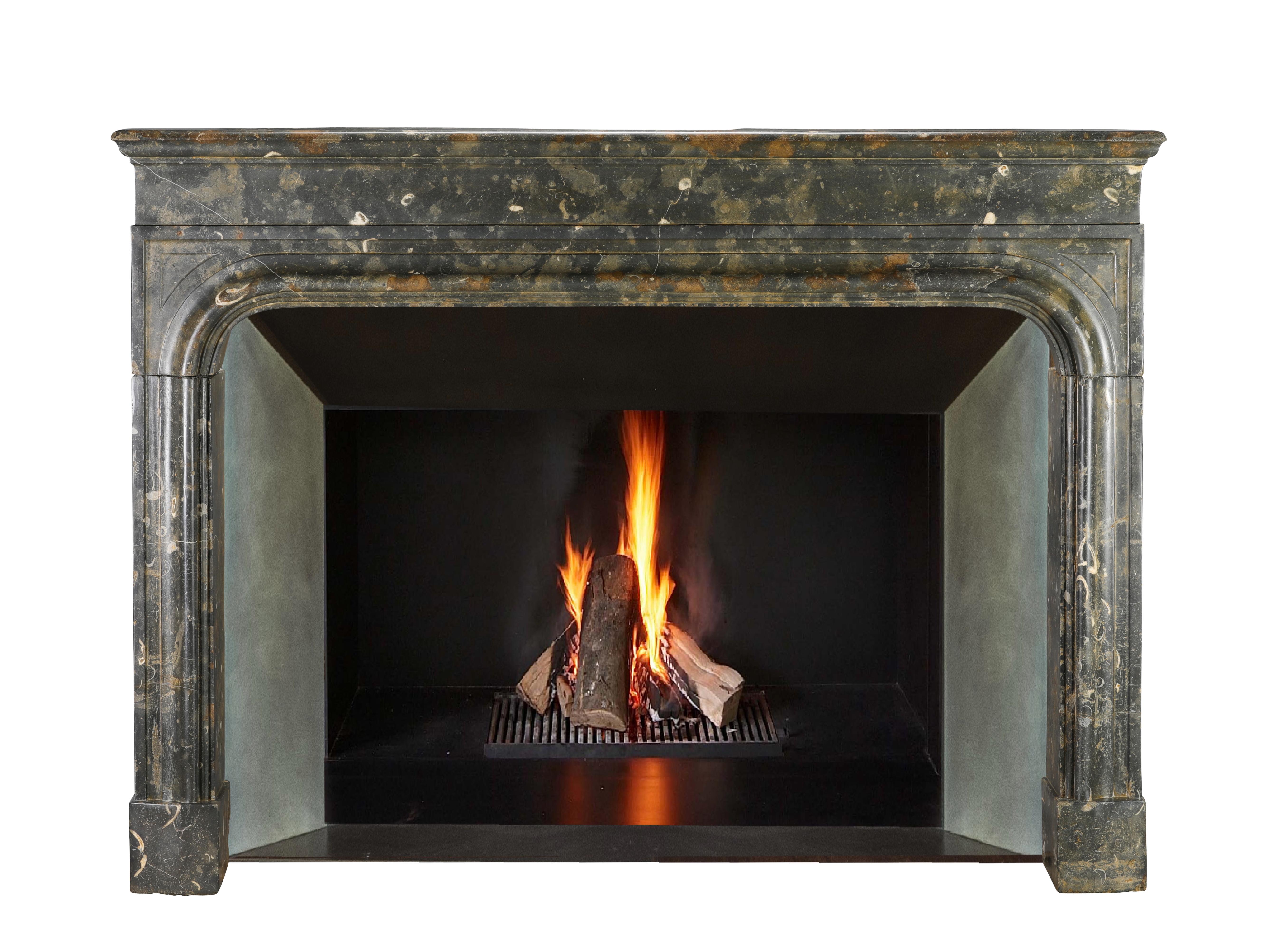 Beach House Fireplace With Shells - Early 17th‑C. - French Excellence For Sale 5