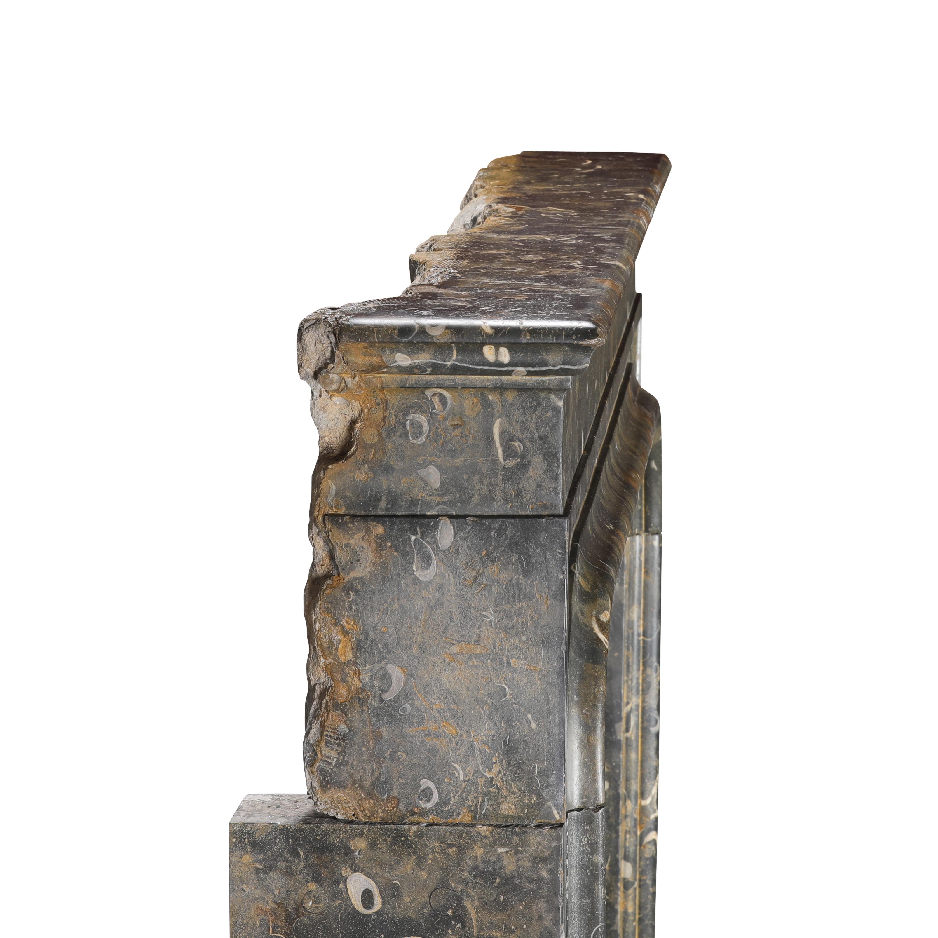 Beach House Fireplace With Shells - Early 17th‑C. - French Excellence In Excellent Condition For Sale In Beervelde, BE