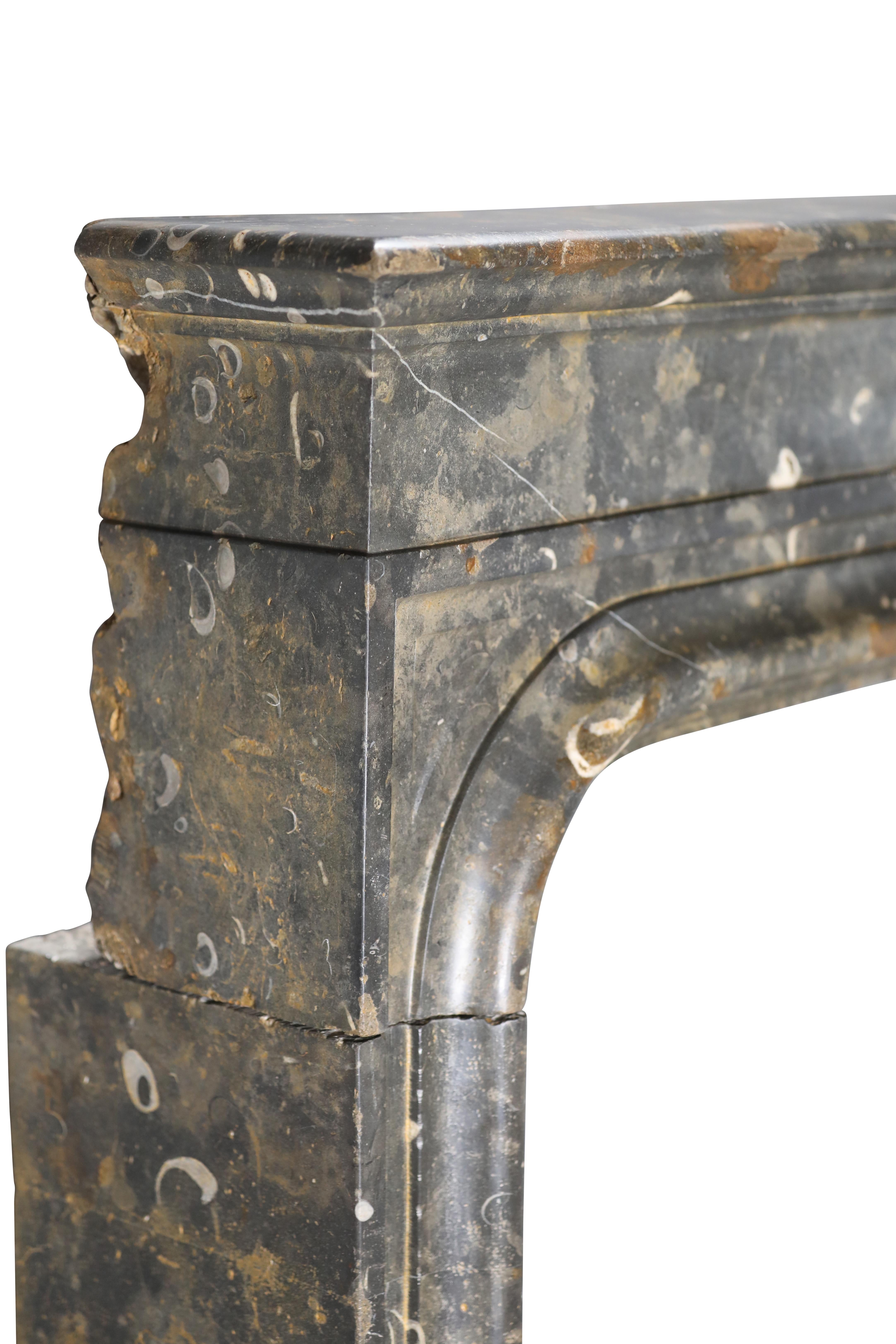 Beach House Fireplace With Shells - Early 17th‑C. - French Excellence For Sale 2