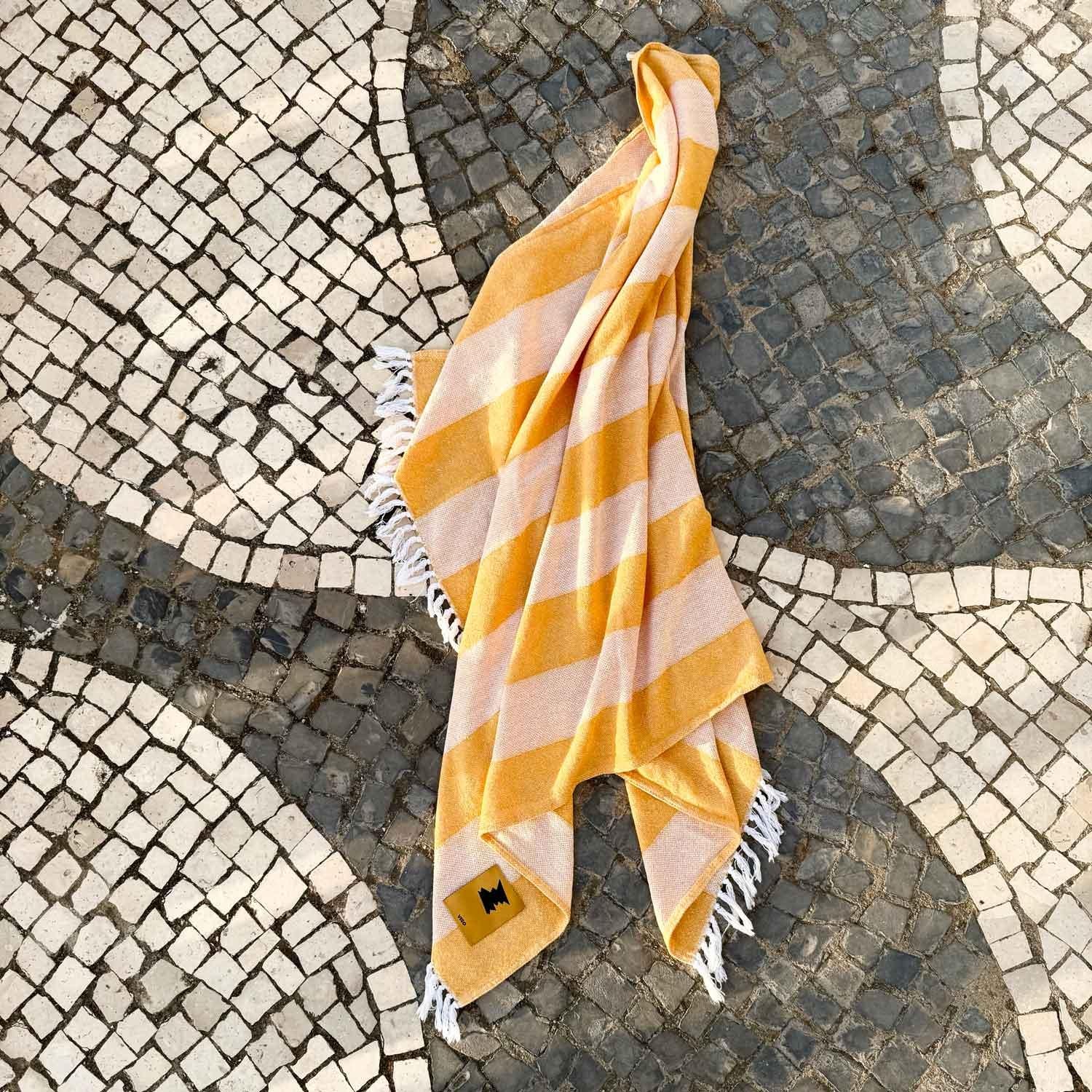 Beach Towel 0402 Regular Size im Angebot 1
