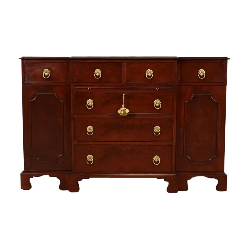 Beacon Hill Collection Chippendale Mahogany Breakfront Sideboard, Circa 1940s en vente