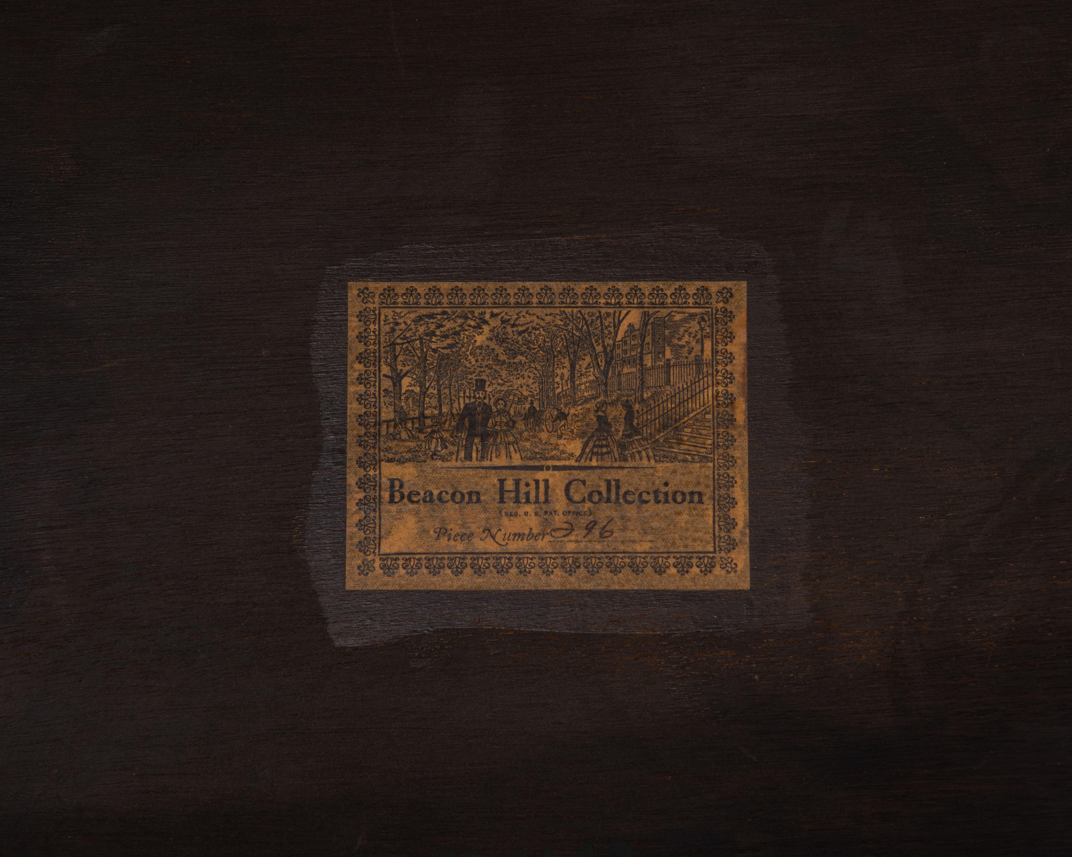 Beacon Hill Collection Federal Reproduction Mahagoni-Pflanzgefäßtisch aus der Federal Reproduction im Angebot 8