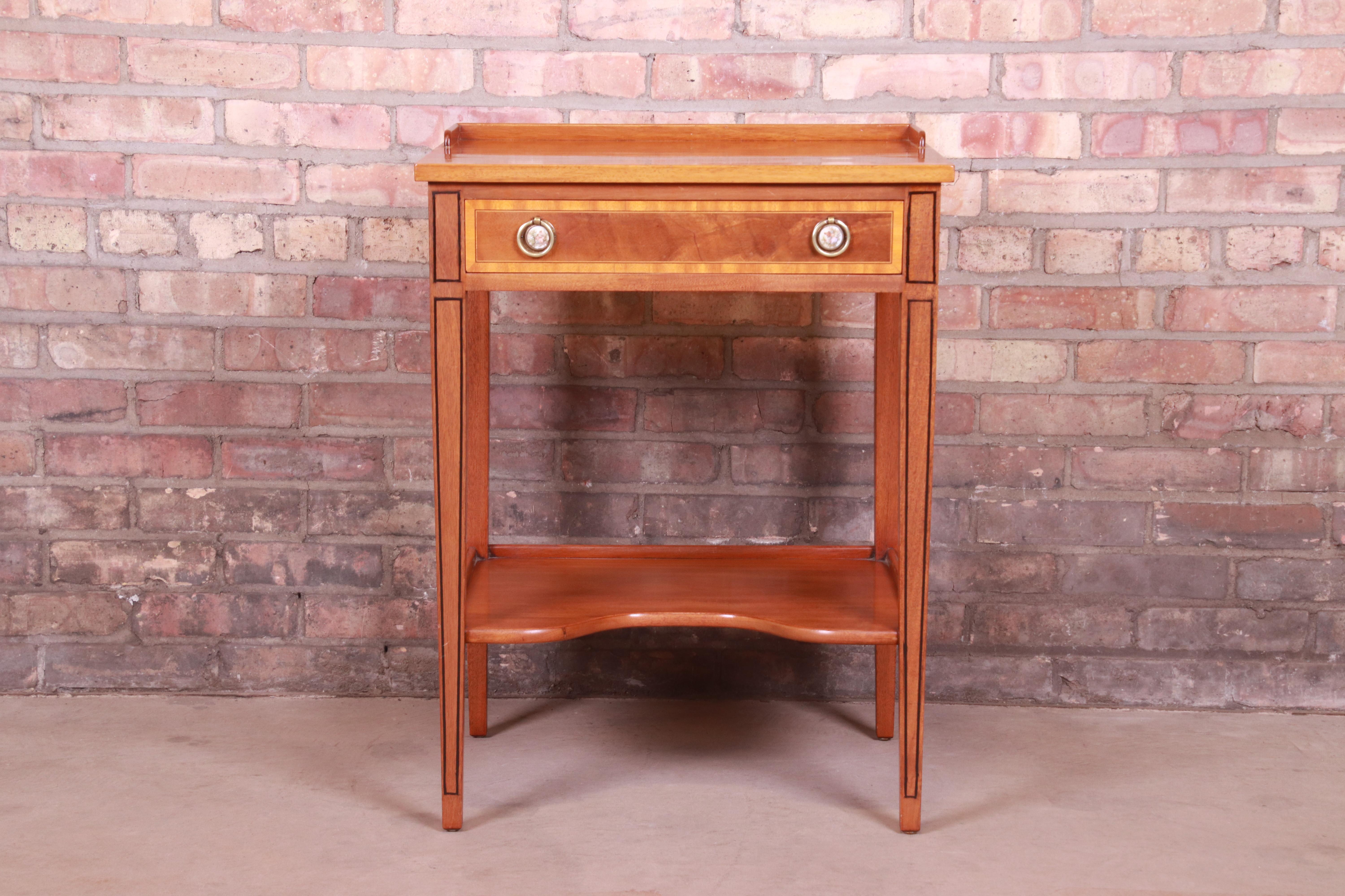 Beacon Hill Collection Federal Style Banded Mahogany Nightstand In Good Condition For Sale In South Bend, IN