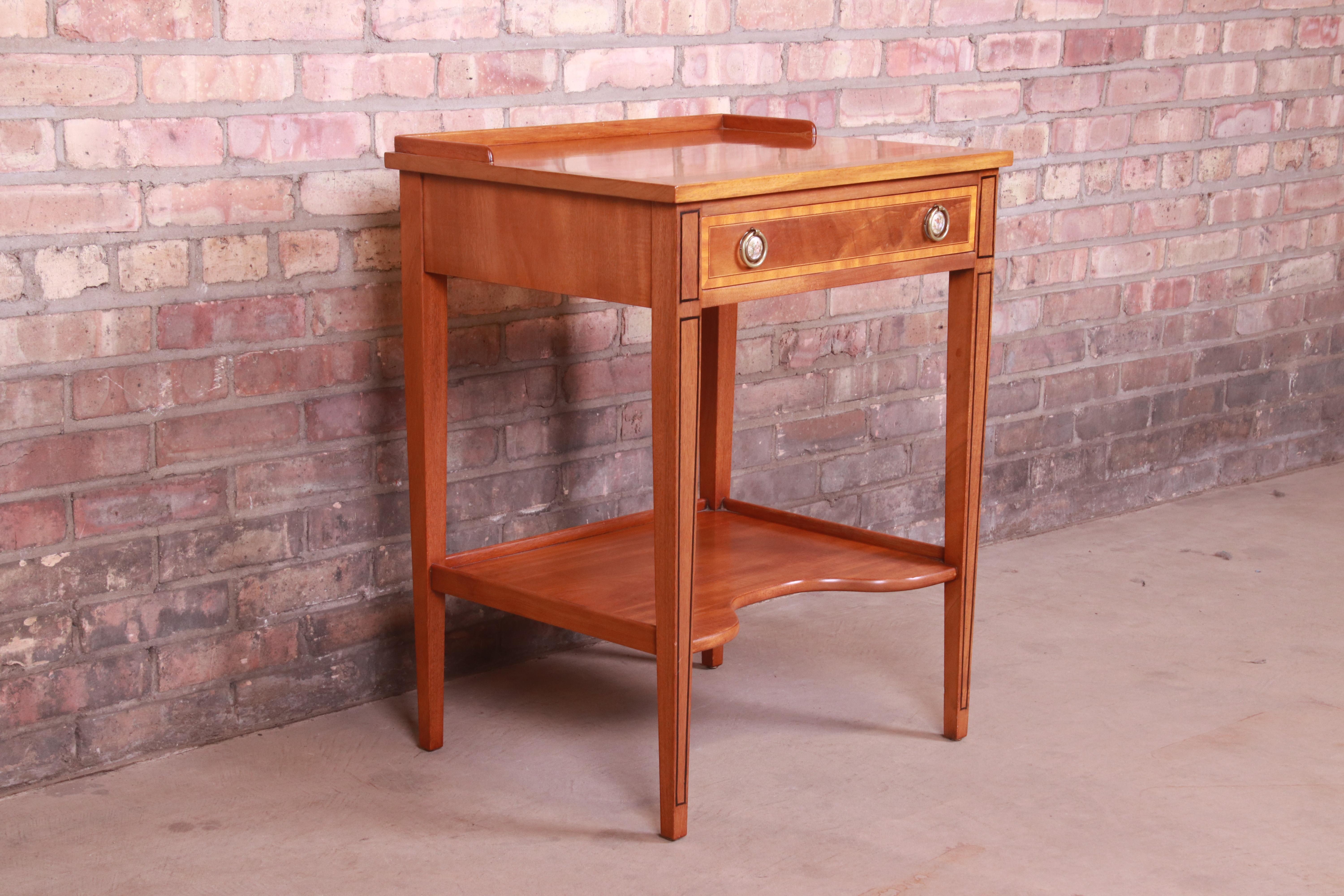 Brass Beacon Hill Collection Federal Style Banded Mahogany Nightstand For Sale