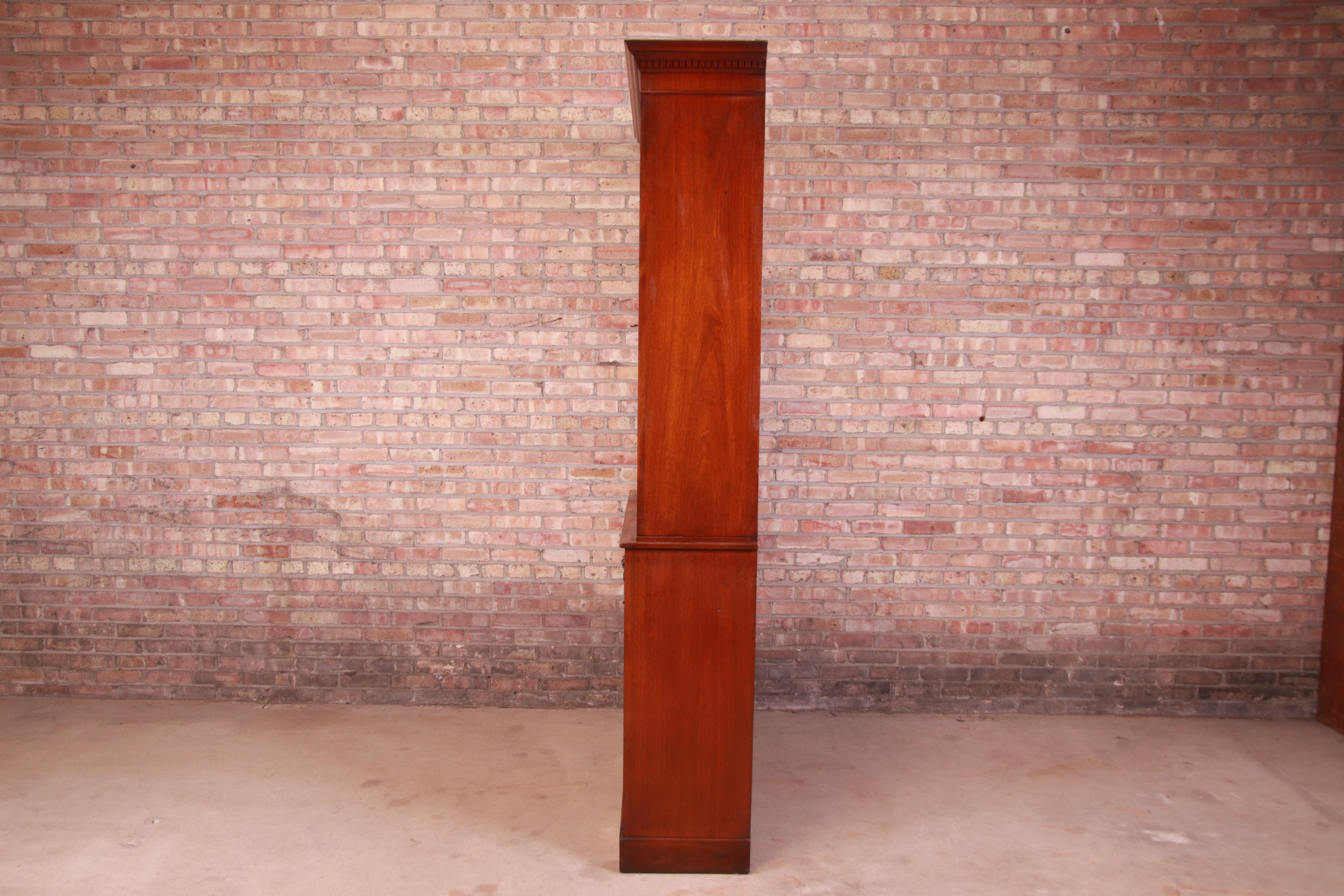 Beacon Hill Collection Georgian Flame Mahogany Breakfront Bookcase Cabinet 7