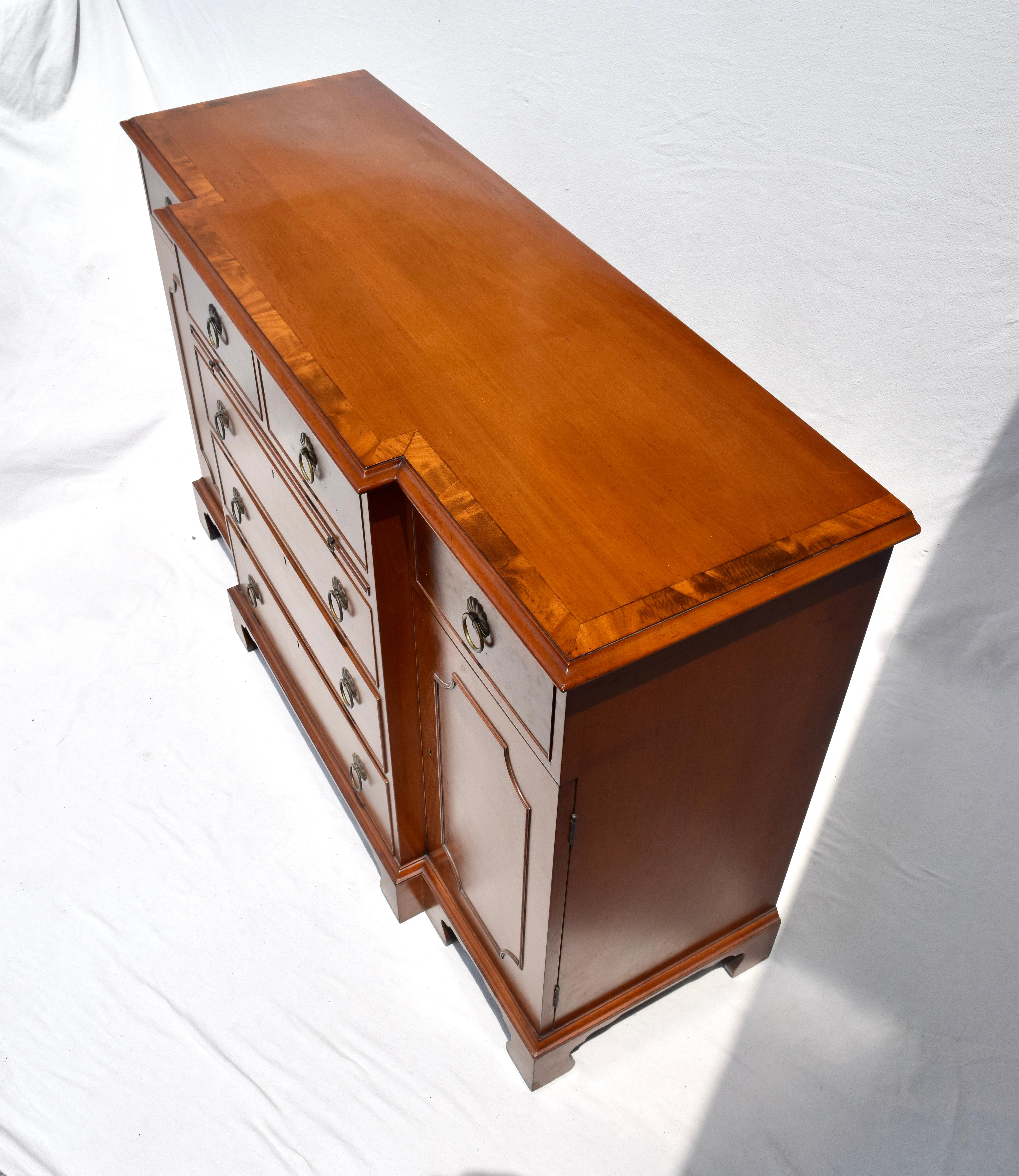 Beacon Hill Flame Mahogany Sideboard Credenza In Good Condition In Southampton, NJ
