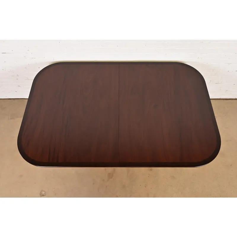 Iacon Hill Table de salle à manger à rallonge à double piédestal de style géorgien, nouvellement repeinte en vente 3