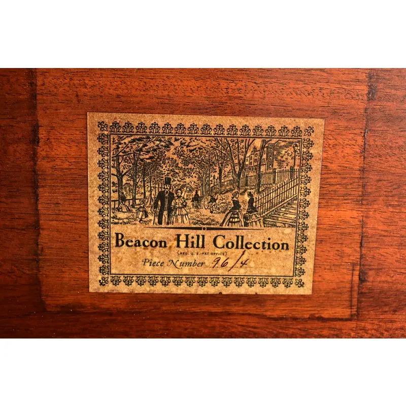 Iacon Hill Table de salle à manger à rallonge à double piédestal de style géorgien, nouvellement repeinte en vente 7