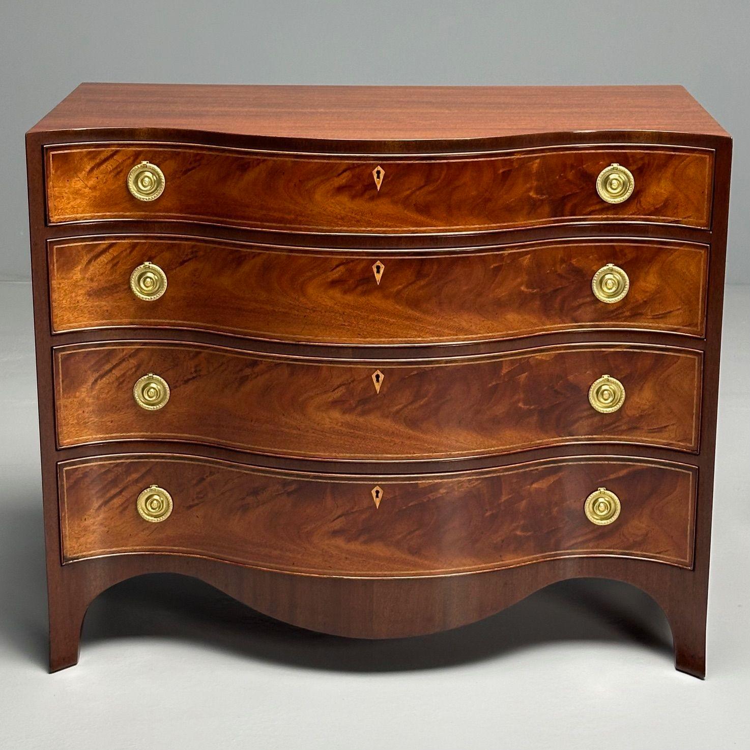 Beacon Hill, georgianische Serpentinenkommoden, Mahagoni, Flammenholz, Messing, 1960er Jahre im Zustand „Gut“ im Angebot in Manhasset, NY