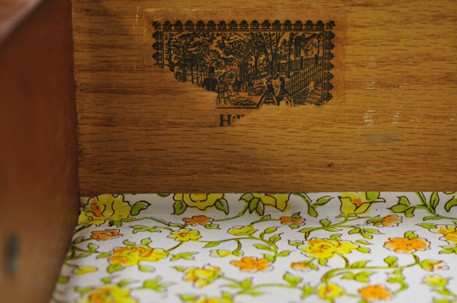 Beacon Hill, stile georgiano, Commode Bachelor in mogano Cassettiera Server in vendita 5