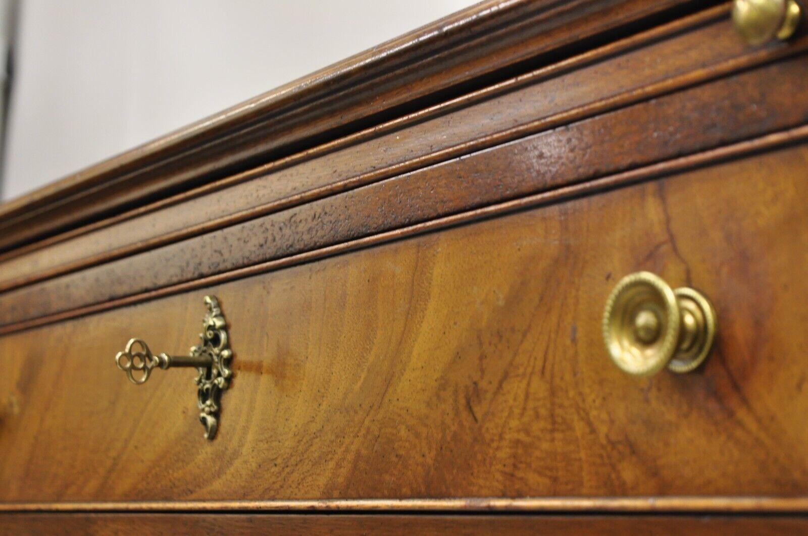 Beacon Hill, stile georgiano, Commode Bachelor in mogano Cassettiera Server in vendita 2