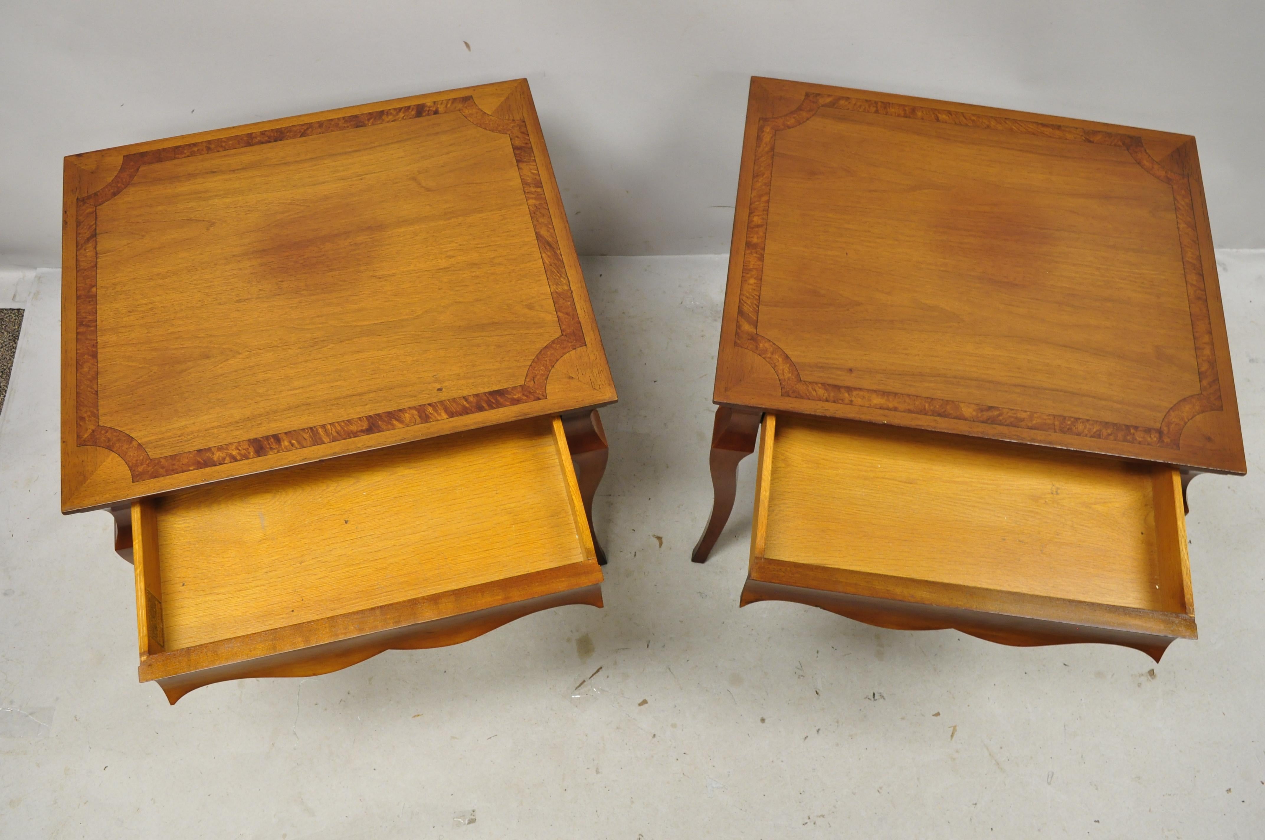 Beacon Hill Italian Regency Burl Wood Saber Leg One Drawer End Tables, a Pair In Good Condition In Philadelphia, PA