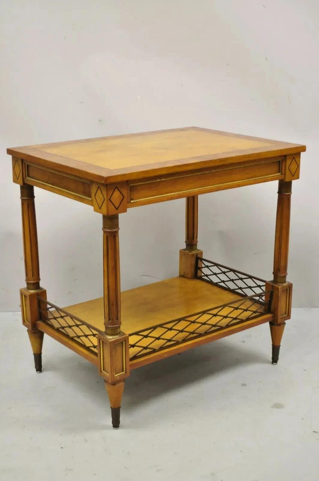 Neoklassizistischer italienischer Regency-Beistelltisch mit einer Schublade aus Wurzelholz-Akzent, Beacon Hill im Angebot 6