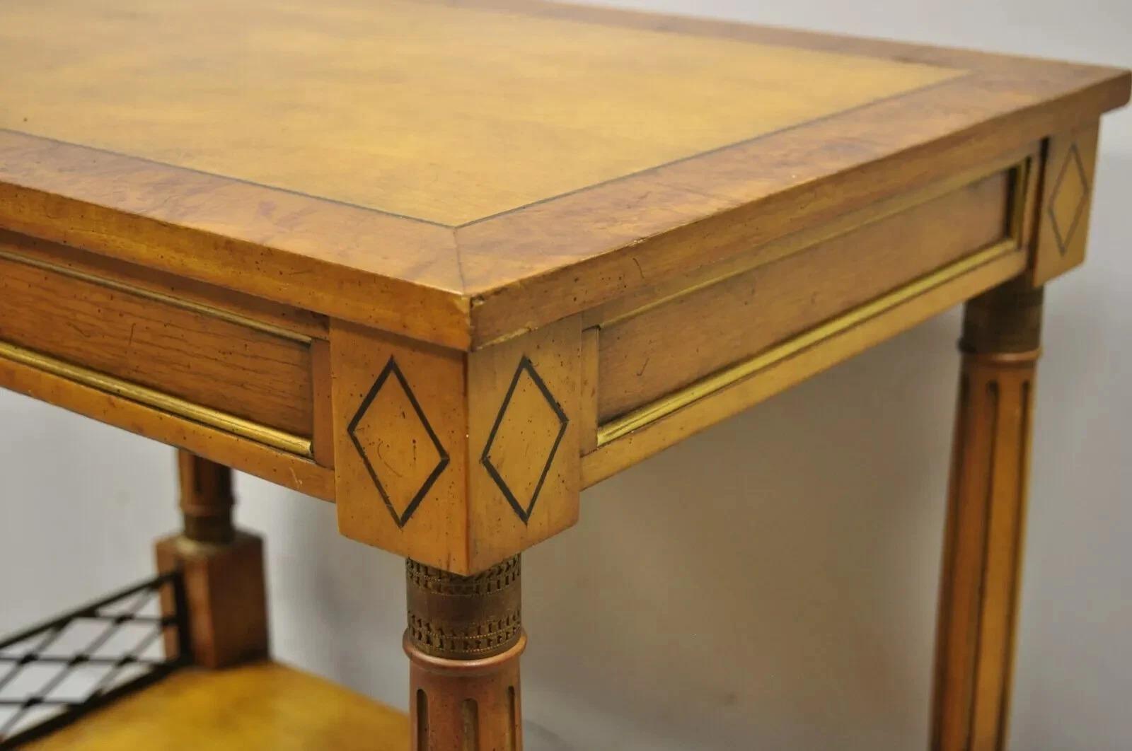 Neoklassizistischer italienischer Regency-Beistelltisch mit einer Schublade aus Wurzelholz-Akzent, Beacon Hill im Angebot 2