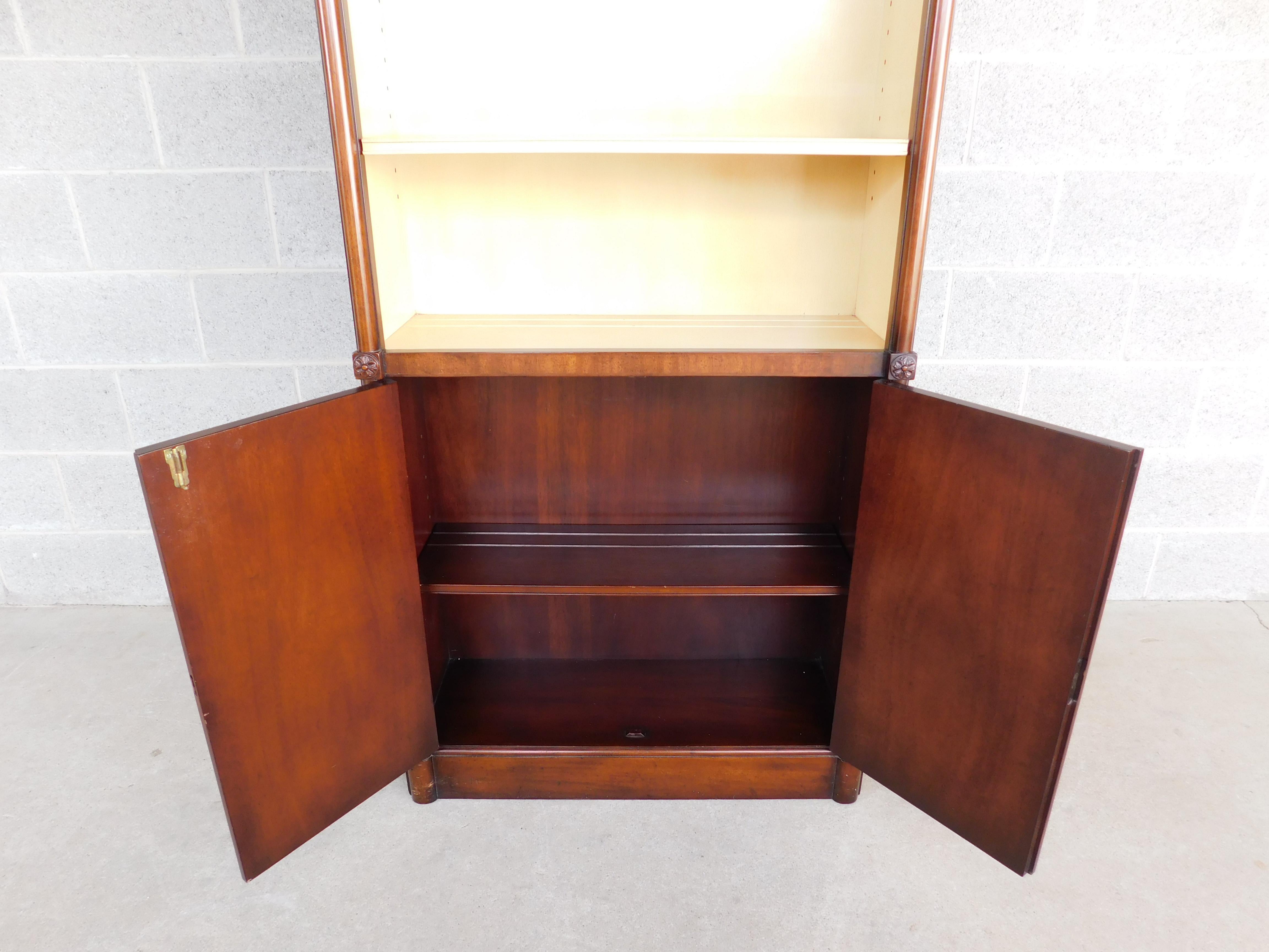 Beacon Hill Mahogany Regency Style Bookcase In Good Condition In Parkesburg, PA