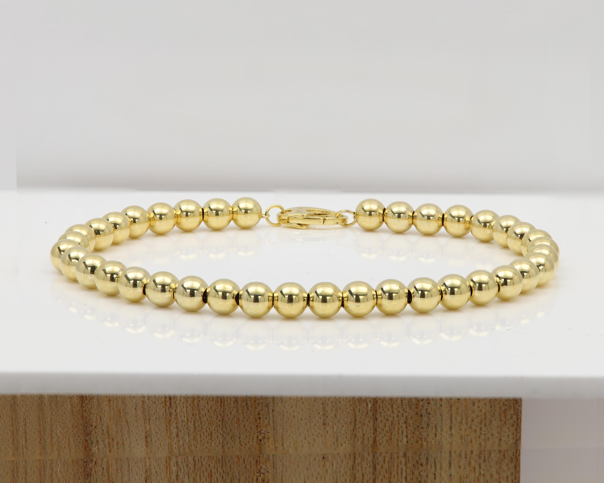 New Bead Ball Chain Bracelet
Or jaune 14k
Perles de 5 mm
Fabriqué en Italie
Or véritable 14k
Longueur : 7,5 pouces
Poids : environ 5,0 grammes
Bonne écluse à homard
+Boîte à cadeaux