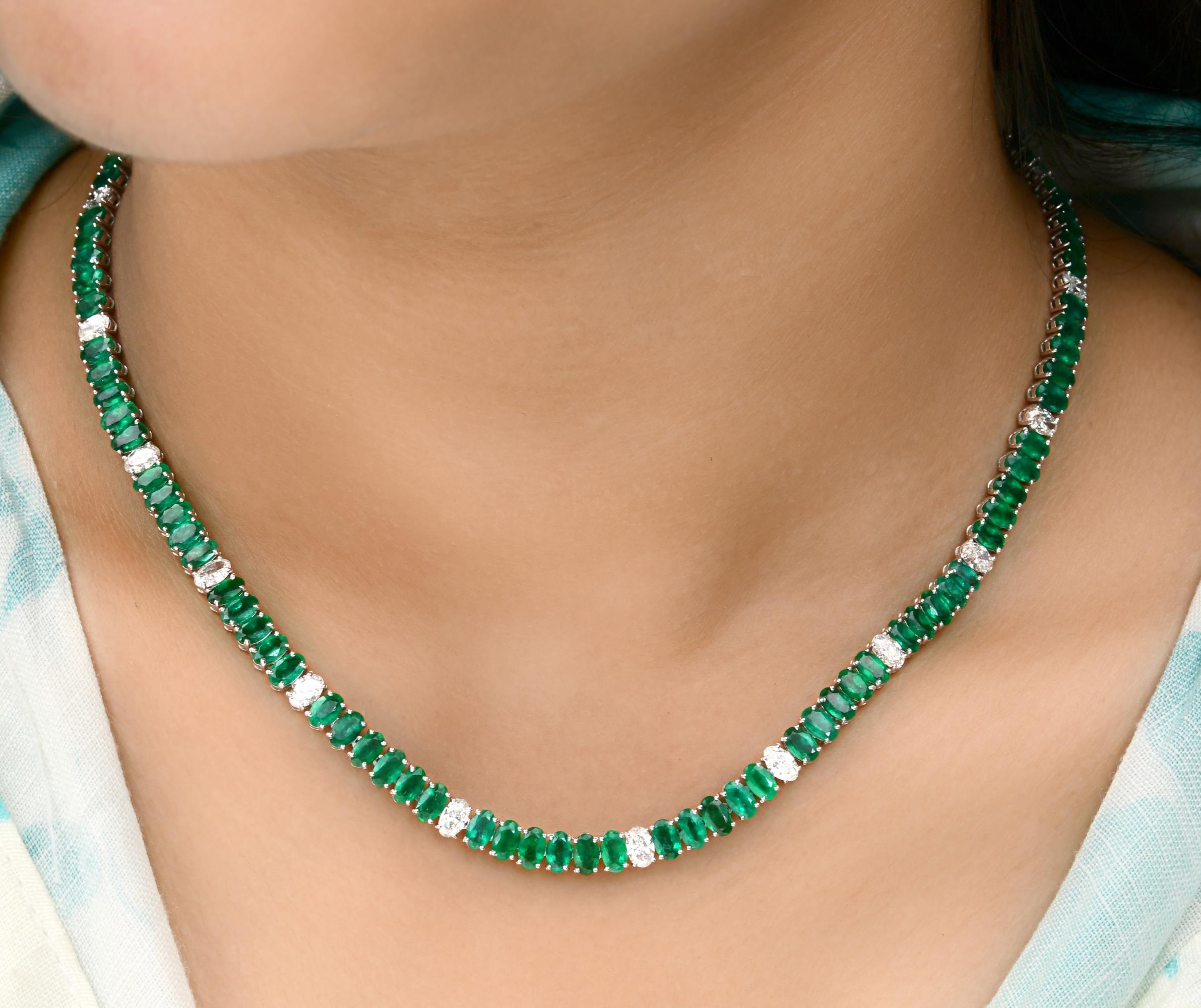 Collana di diamanti con perline con smeraldo dello Zambia 24,84TCW Gioielli in oro bianco 14 carati
Questa collana presenta un'alternanza di perle di smeraldo verde vivo e diamanti bianchi scintillanti, infilati delicatamente per offrire un sottile
