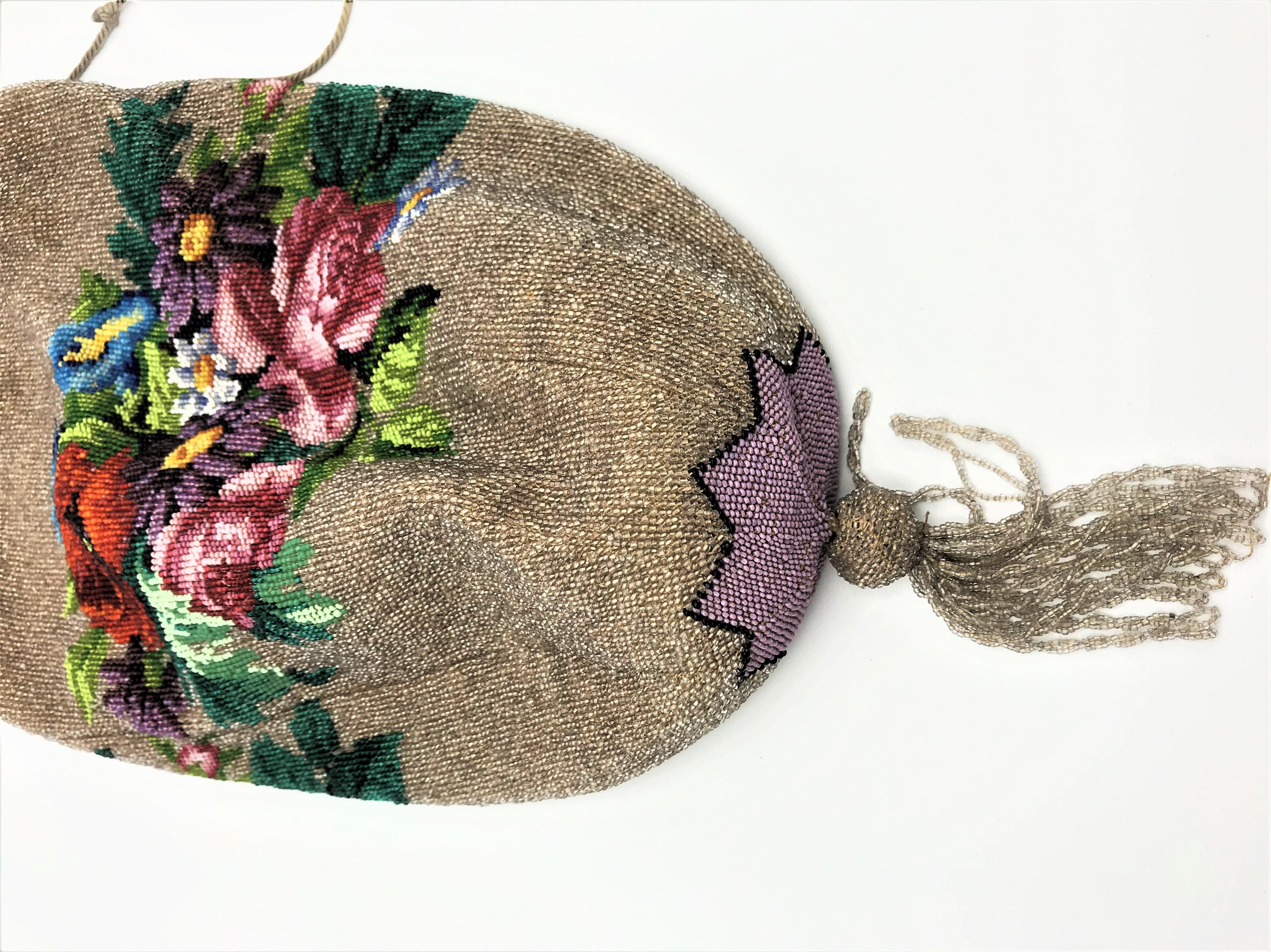 Perlenbesetzte antike Pompadur-Tasche biedermaier Deutschland Damen
